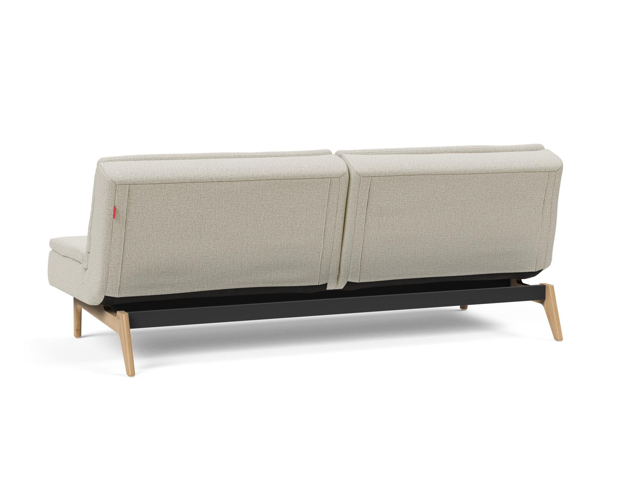 Das Dublexo Eik Schlafsofa 115 Eiche von Innovation Living bietet eleganten Komfort und vielseitige Nutzung – perfekt für jedes Zuhause.