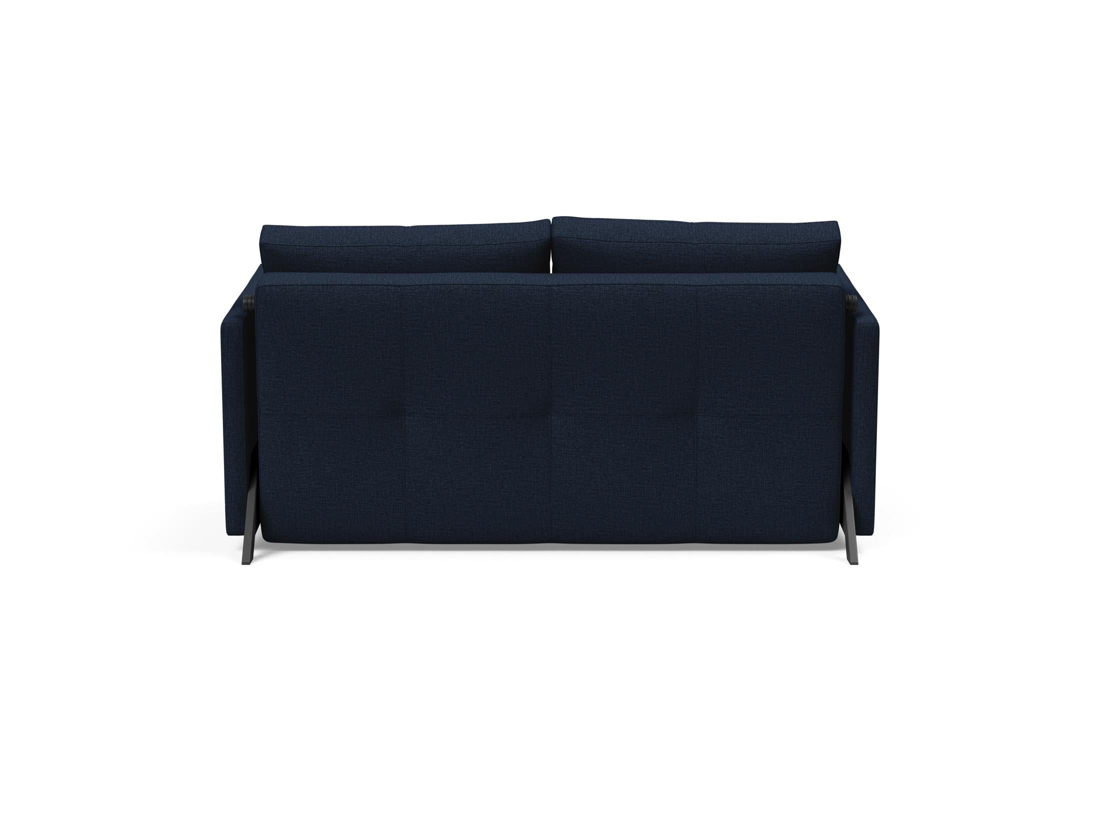 Entdecken Sie das Cubed Klappsofa 140 von Innovation Living – ein stilvolles, funktionales Sofa mit Armlehnen, das sich schnell in ein komfortables Bett verwandelt.