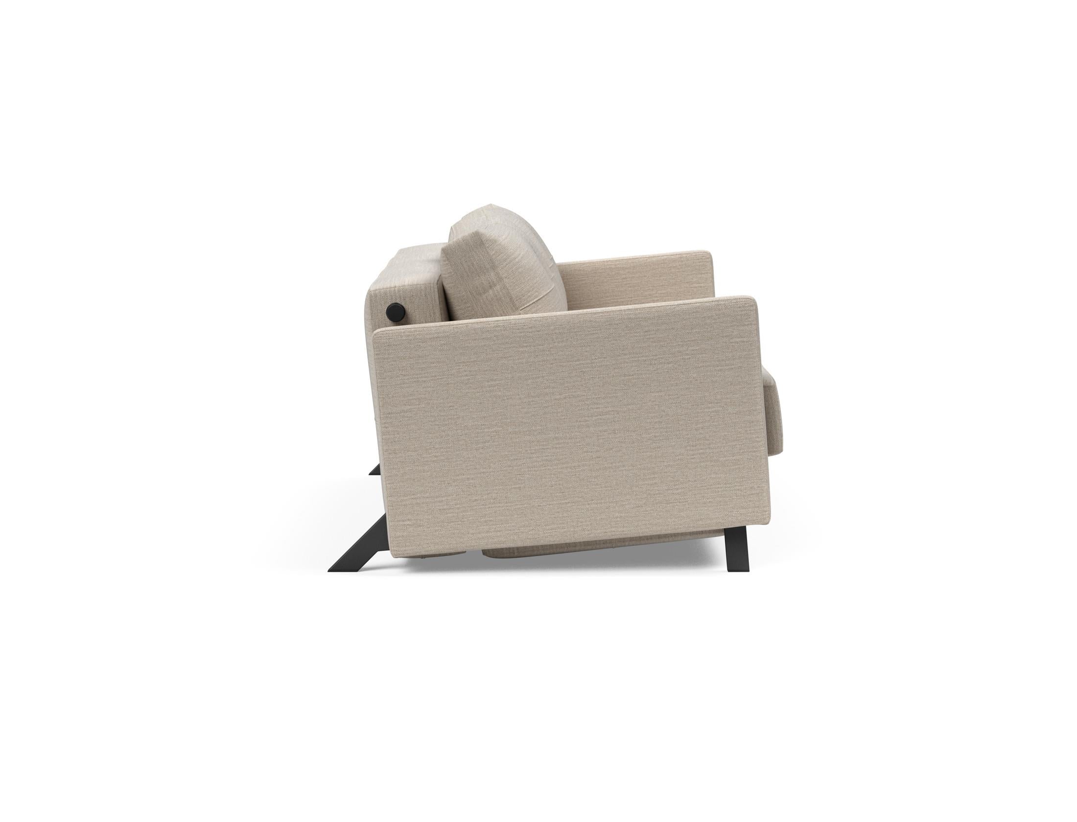 Das Cubed Klappsofa 140 von Innovation Living vereint modernes Design und praktische Funktionalität. Ideal für kleine Räume, bietet es Komfort und zusätzlichen Stauraum.