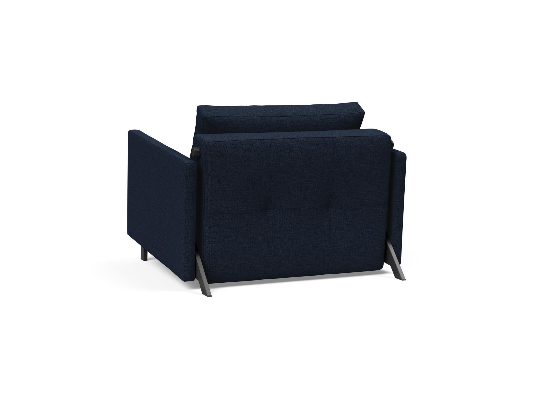 Erleben Sie den eleganten Cubed Sessel 90 mit Armlehnen von Innovation Living – ein modernes Design, das Komfort und Funktionalität vereint.