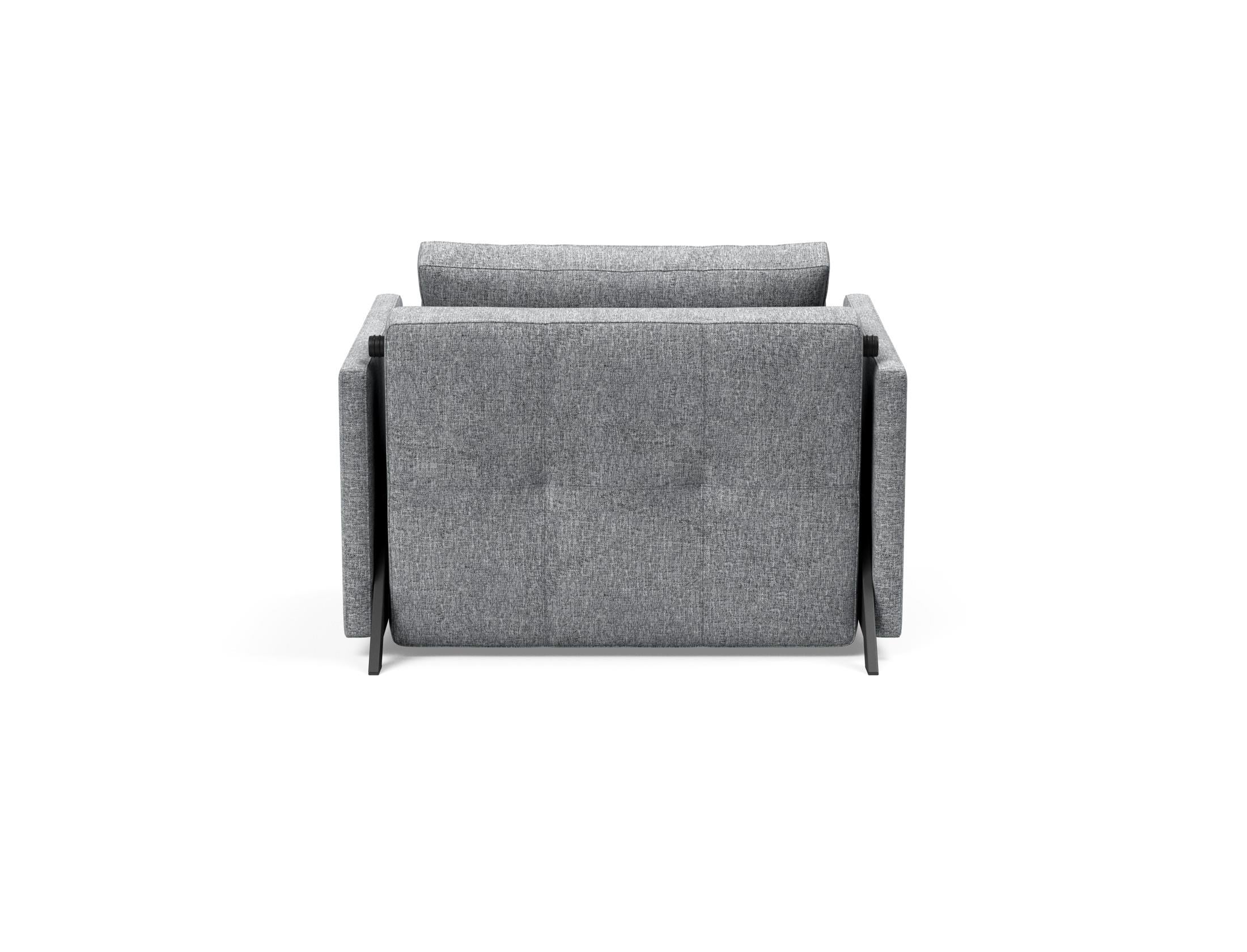 Erleben Sie den eleganten Cubed Sessel 90 mit Armlehnen von Innovation Living – ein komfortabler Sessel, der sich mühelos in ein Bett verwandelt und ideal für jedes Zuhause ist.