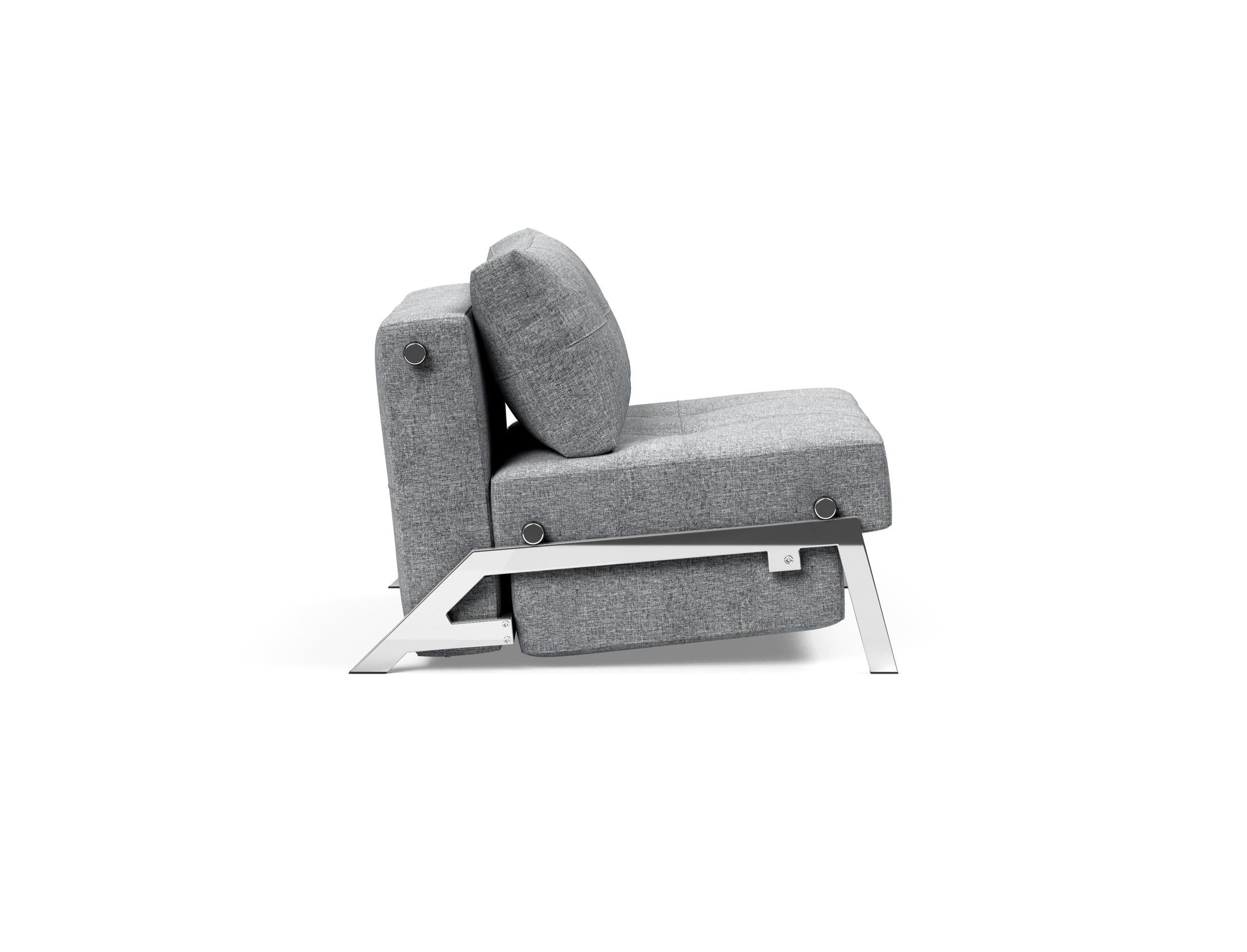 Entdecken Sie den Cubed Sessel 90 von Innovation Living: Ein eleganter, multifunktionaler Sessel mit Bettfunktion und praktischem Stauraum für Ihr Zuhause.