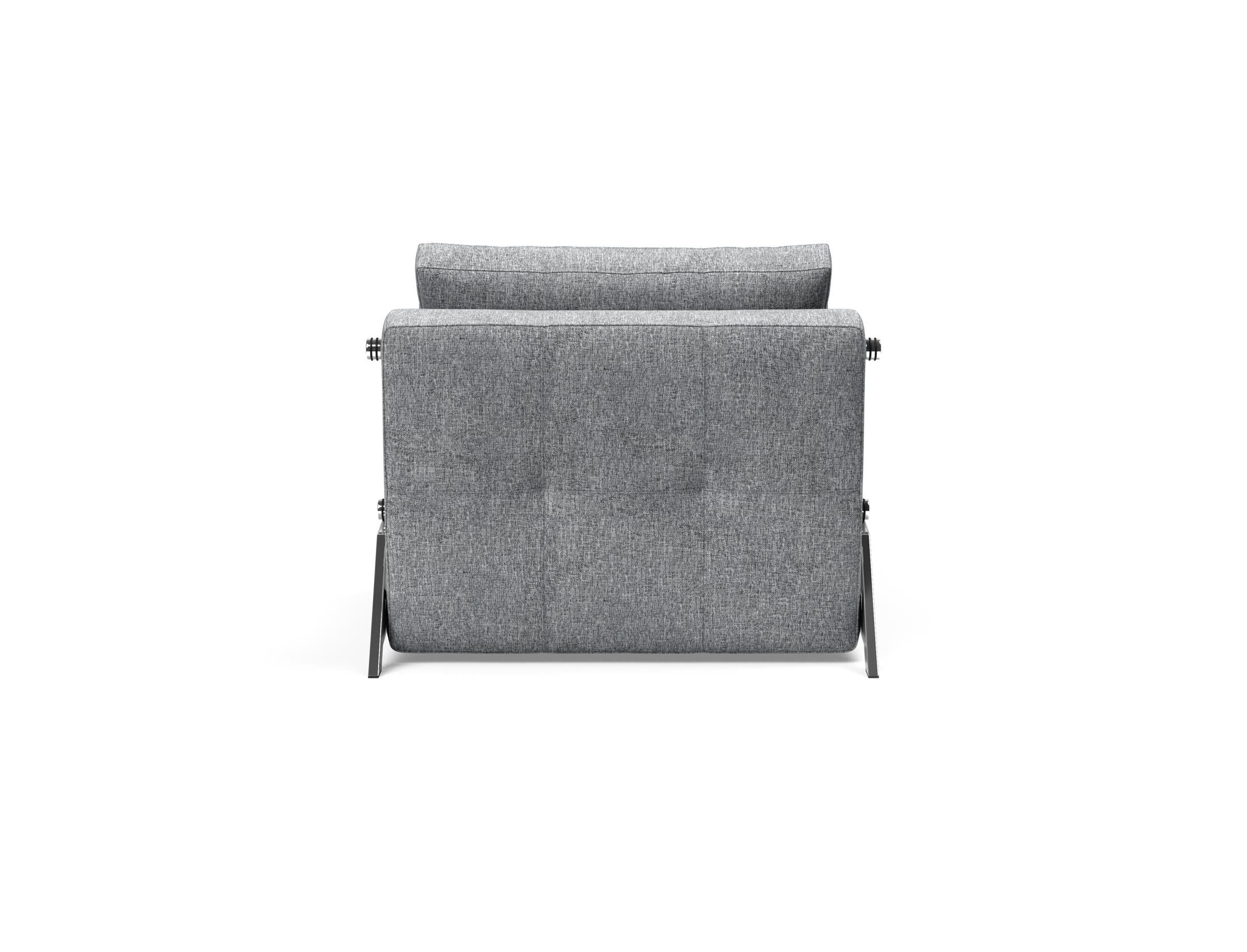 Erleben Sie den Cubed Sessel 90 von Innovation Living: Ein stilvoller, platzsparender Sessel mit cleverer Bettfunktion und integriertem Stauraum.