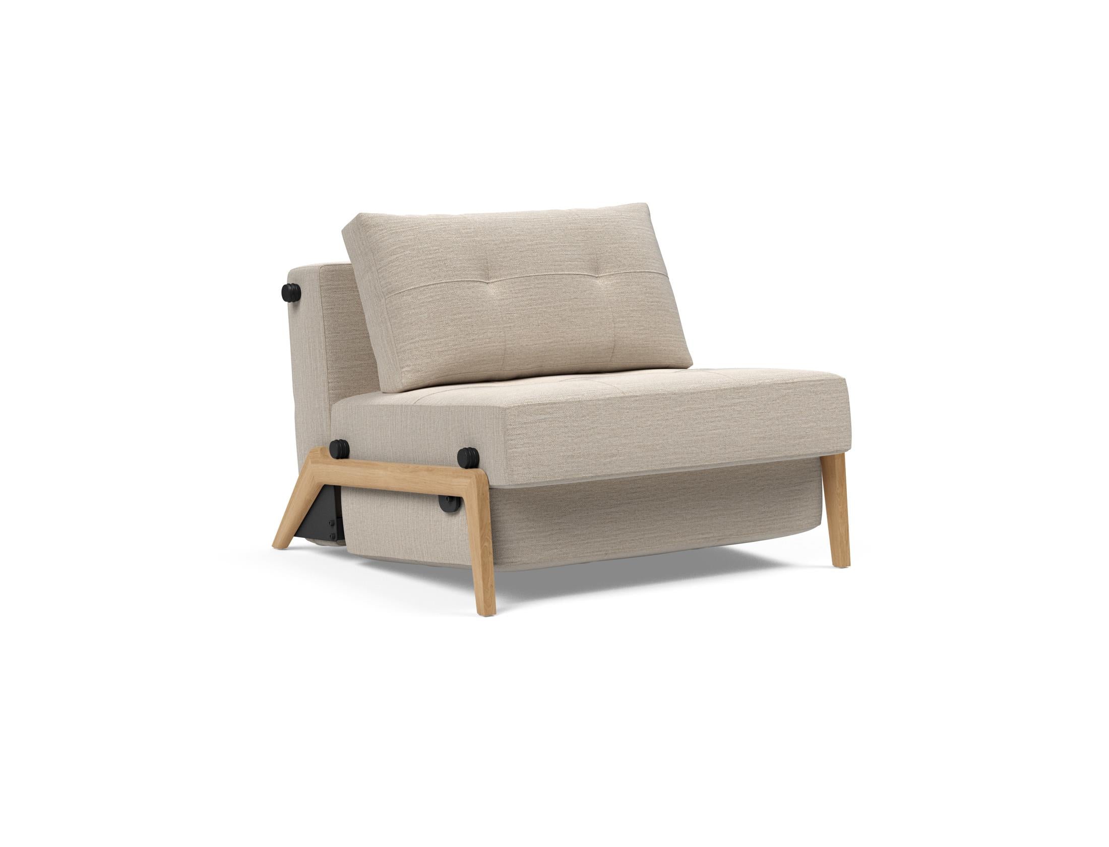 Erleben Sie den Cubed Sessel 90 von Innovation Living: Ein stilvoller, kompakter Sessel mit Bettfunktion und praktischem Stauraum für Ihr Zuhause.