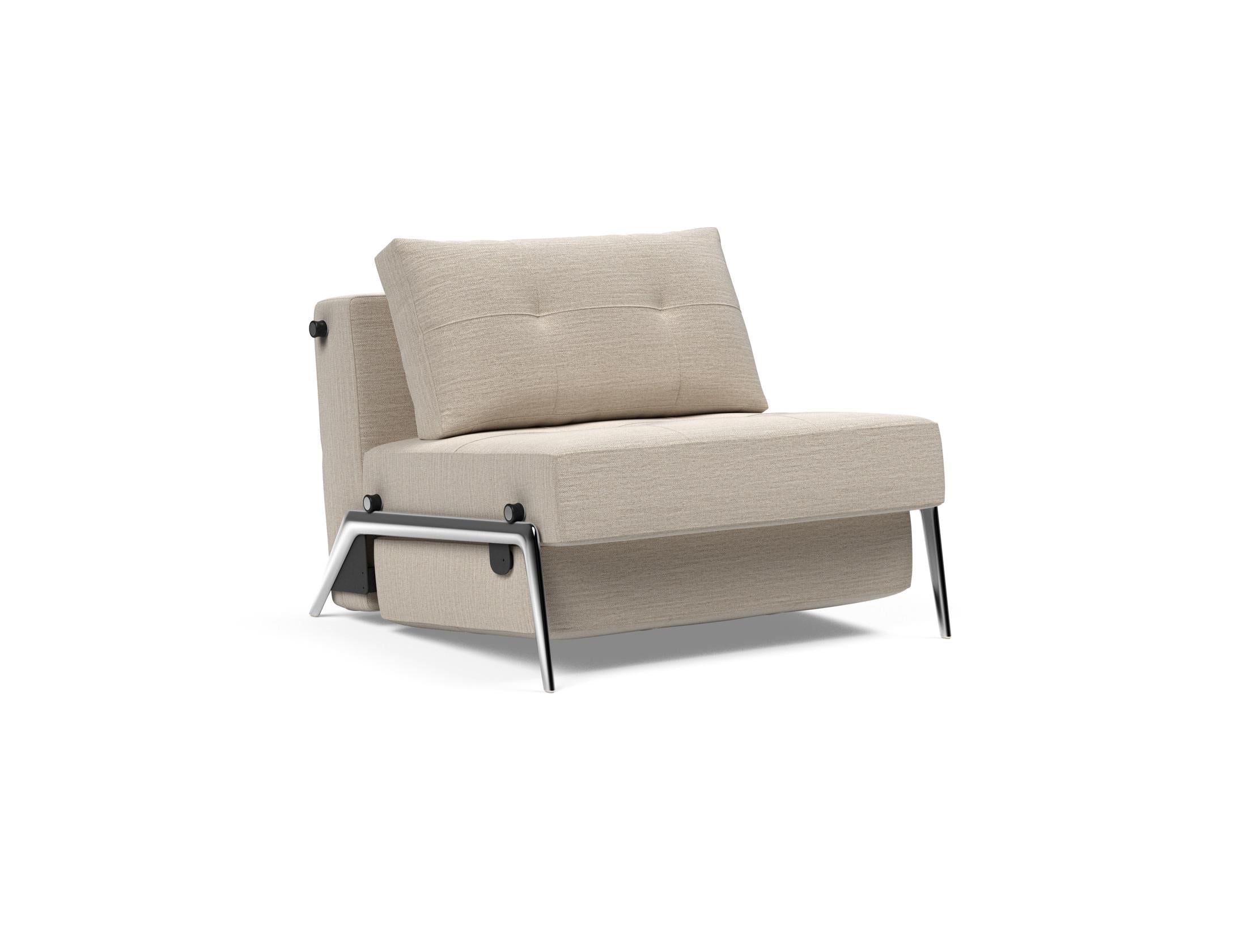 Entdecken Sie den Cubed Sessel 90 von Innovation Living: Ein eleganter, multifunktionaler Sessel mit cleverem Stauraum und einfacher Umwandlung in ein Bett.