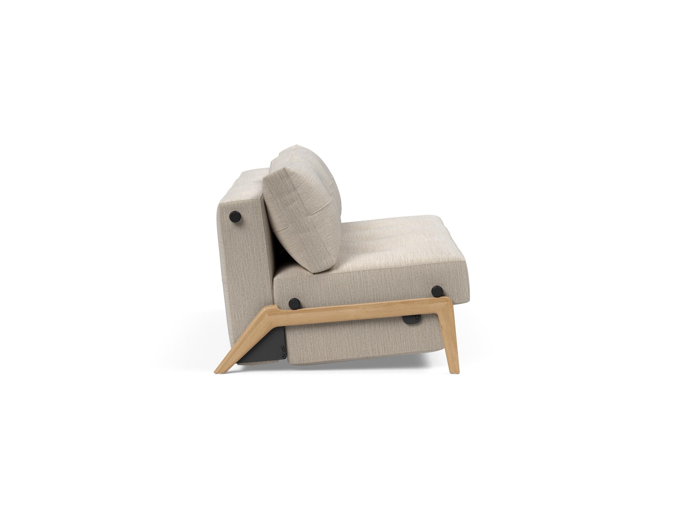 Cubed Klappsofa 160: Stilvolles Klappsofa mit hochwertiger Verarbeitung, ideal für kleine Räume und als komfortable Schlafgelegenheit.