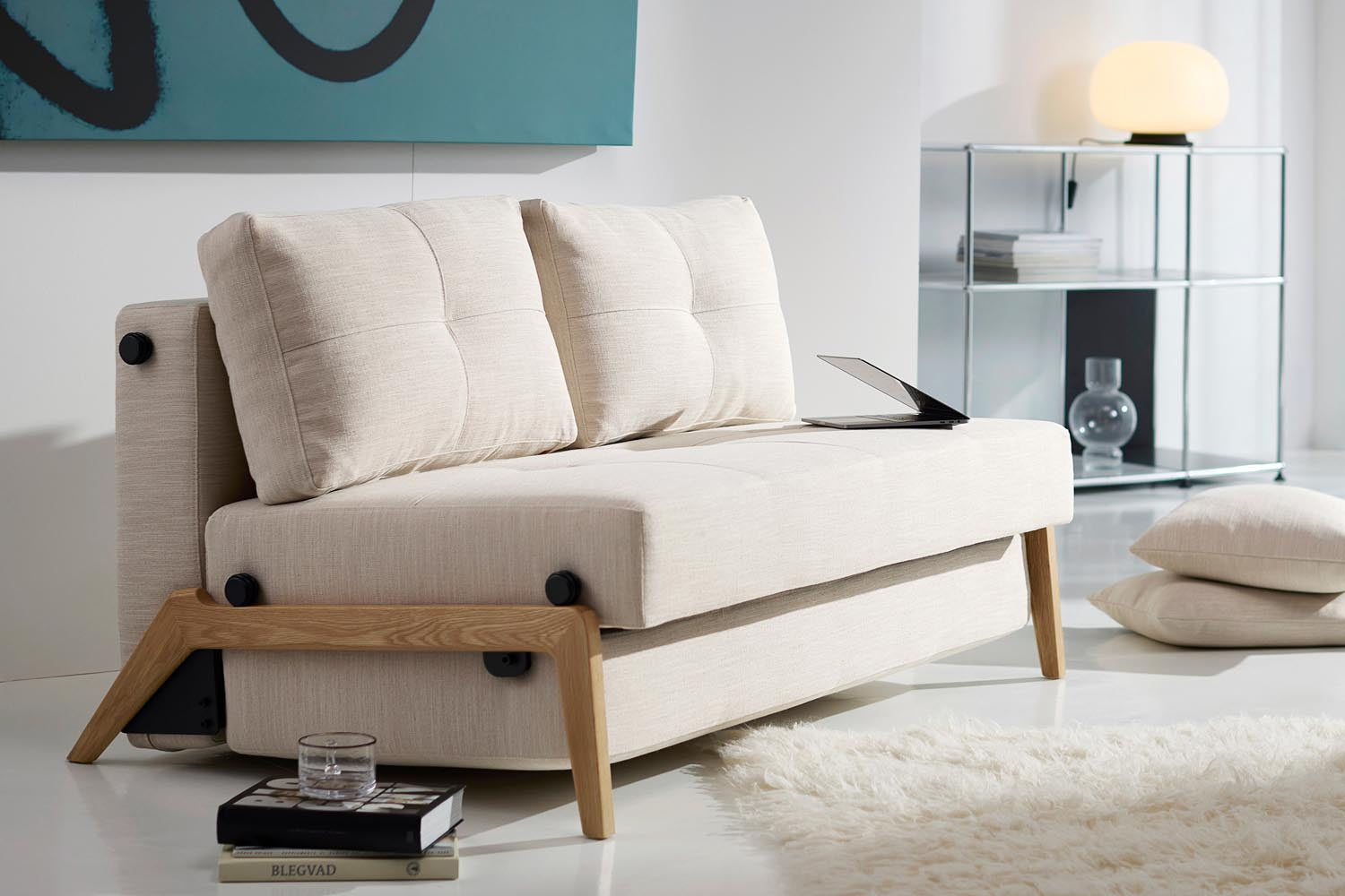 Cubed Klappsofa 160: Stilvolles Klappsofa mit hochwertiger Verarbeitung, ideal für kleine Räume und als komfortable Schlafgelegenheit.
