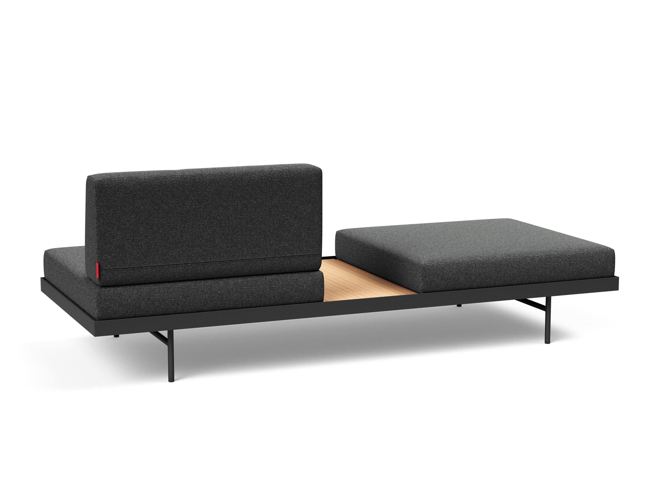 Entdecken Sie das Puri Klappsofa von Innovation Living – ein elegantes Möbelstück, das sich mühelos in ein bequemes Bett verwandelt und Platz spart.
