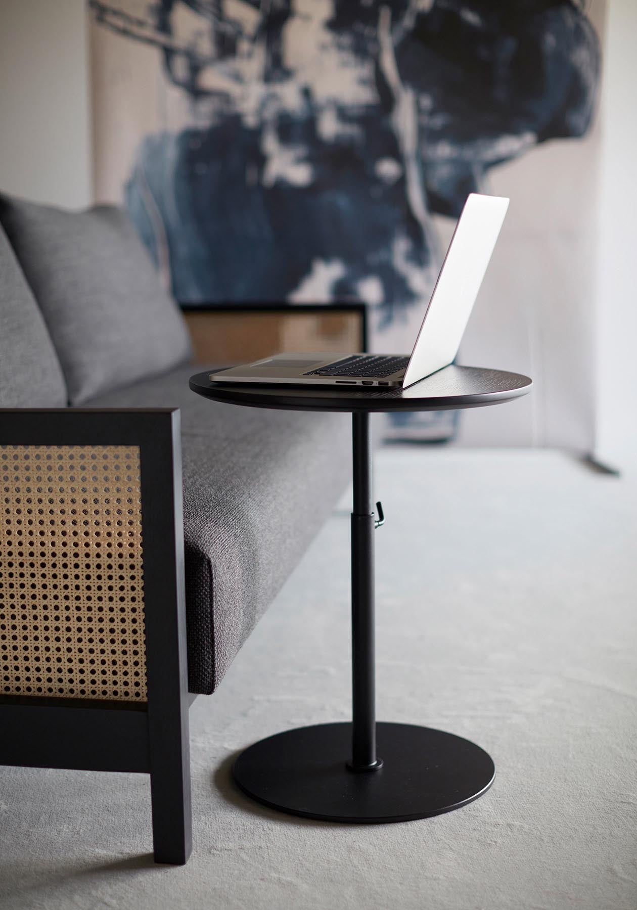 Kiffa Tisch Ø45 von Innovation Living: Eleganter Beistelltisch, perfekt für kompakte Räume und stilvolle Akzente in Ihrem Zuhause.