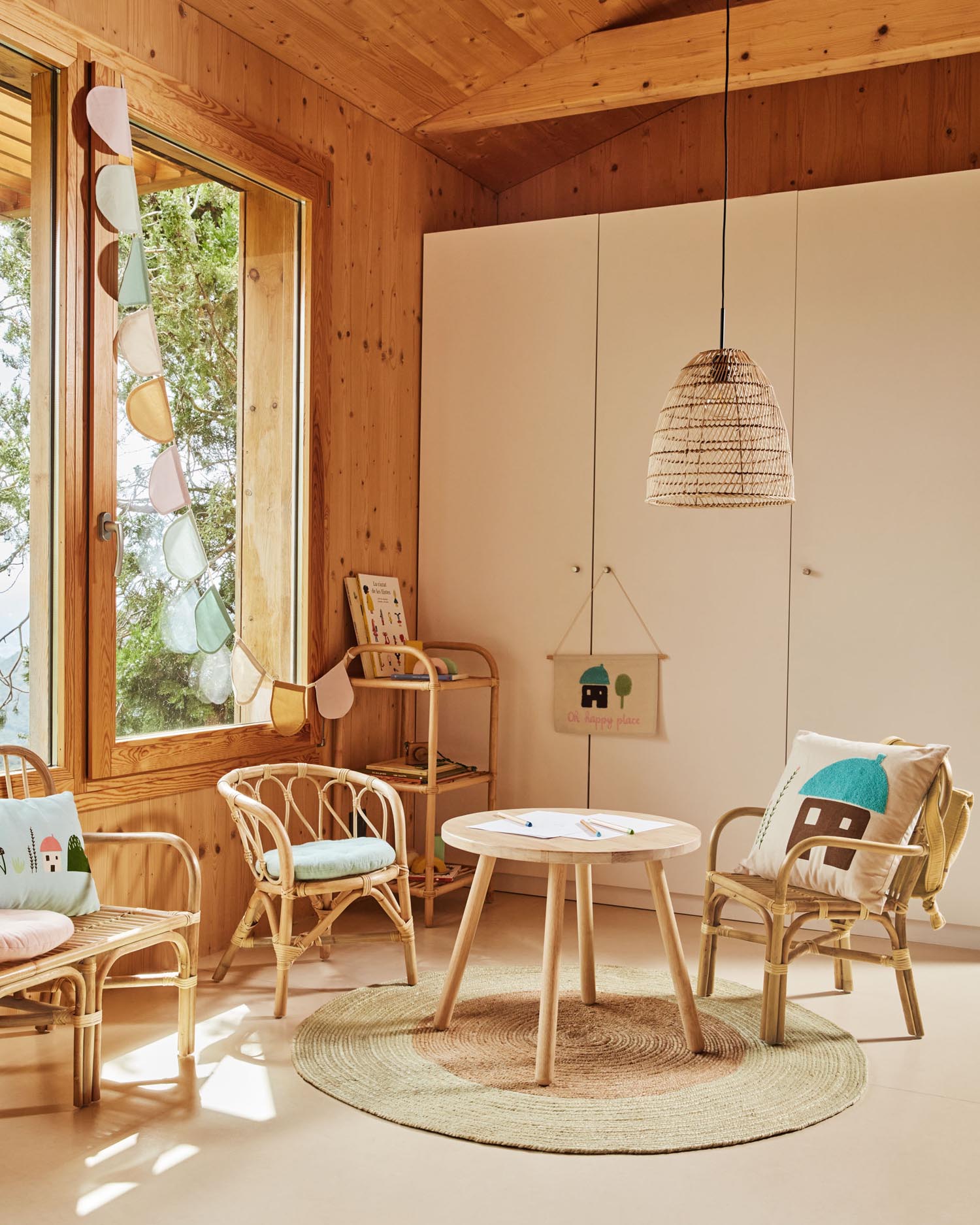 Lumila children's chair made of rattan