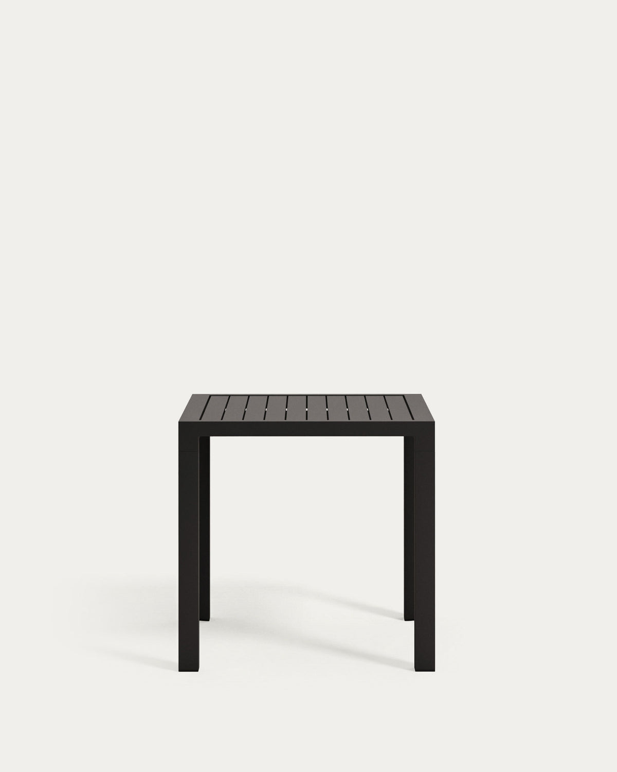 Gartentisch Culip aus Aluminium mit grauem Finish 77 x 77 cm in Grau präsentiert im Onlineshop von KAQTU Design AG. Gartentisch ist von Kave Home