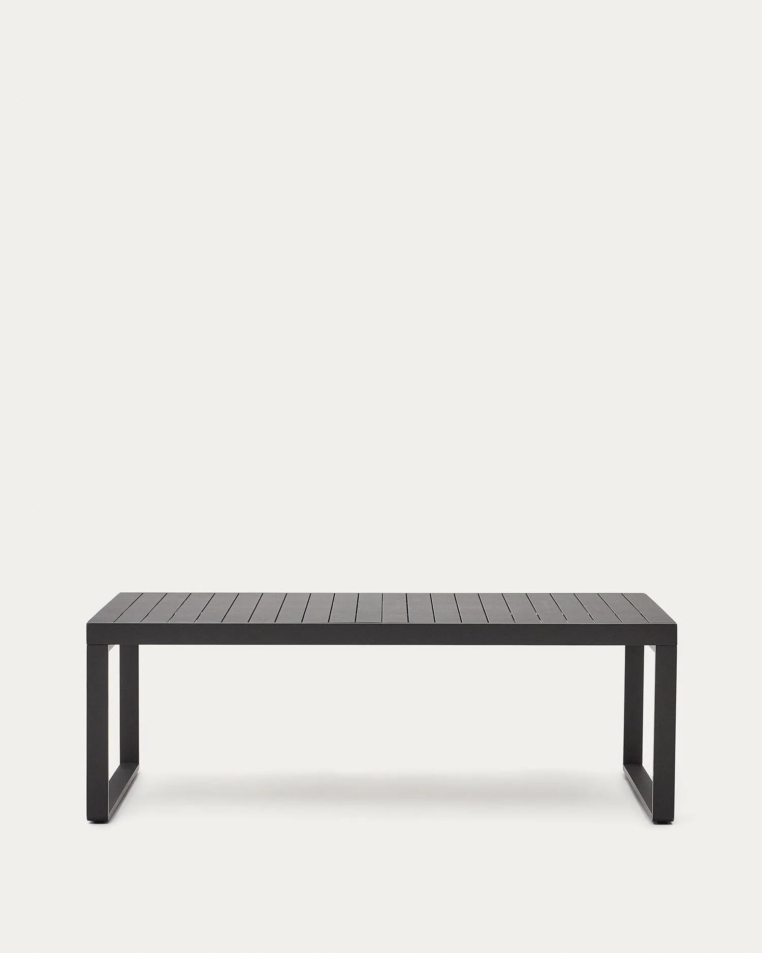 Eleganter, ausziehbarer Galdana Gartentisch aus Aluminium mit dunkelgrauem Finish, ideal für stilvolle Outdoor-Events.