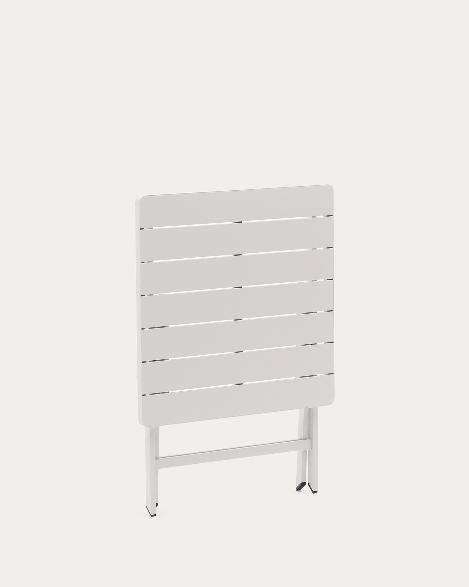 Kompakter, faltbarer Gartentisch Torreta aus Aluminium in hellgrau, 70x70 cm, ideal für stilvolle Außenbereiche, von Kave Home.