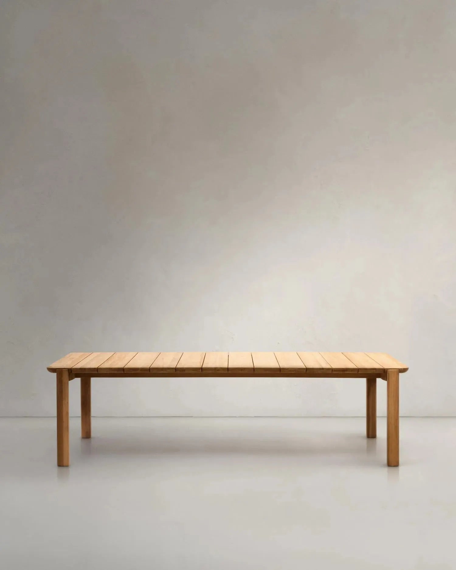 Icaro Tisch: Massives Teakholz, FSC-zertifiziert, 280x112 cm. Japanisches Design, wetterfest, stilvoll und nachhaltig.
