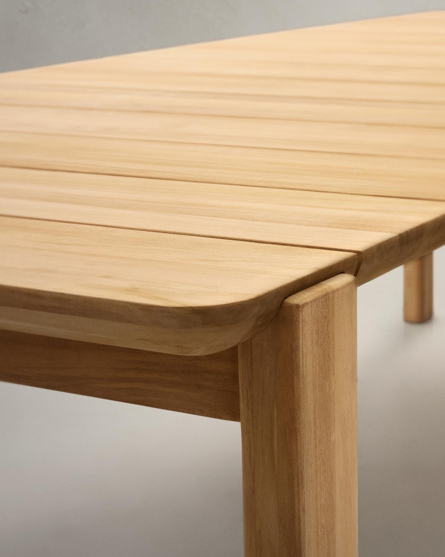 Massiver Icaro Tisch aus FSC-zertifiziertem Teakholz, 280x112 cm, von Kave Home – stilvoll, langlebig und umweltfreundlich.