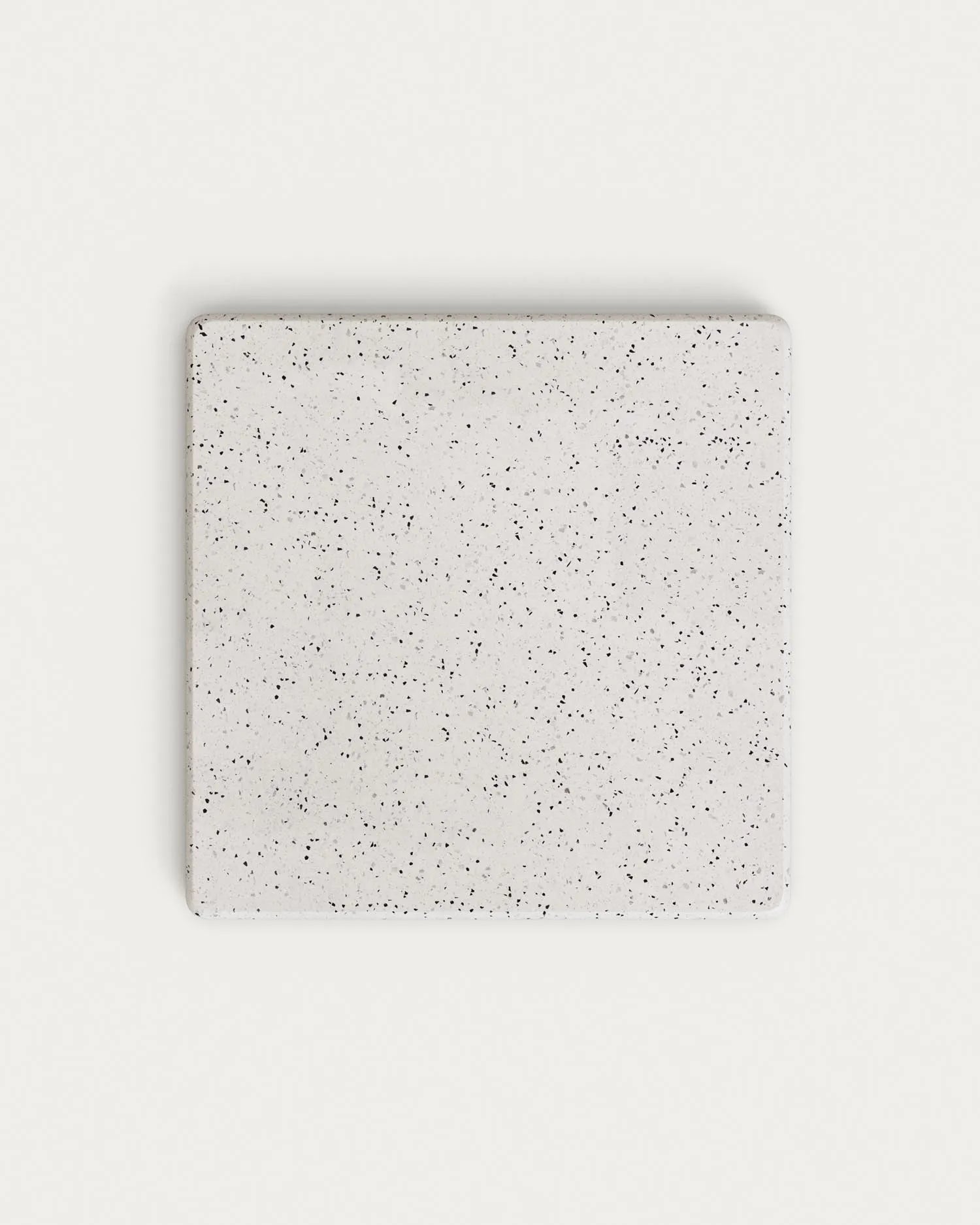 Moderner Bartisch aus weißem Terrazzo, 95x70x70 cm, ideal für stilvolle Räume, von Kave Home.
