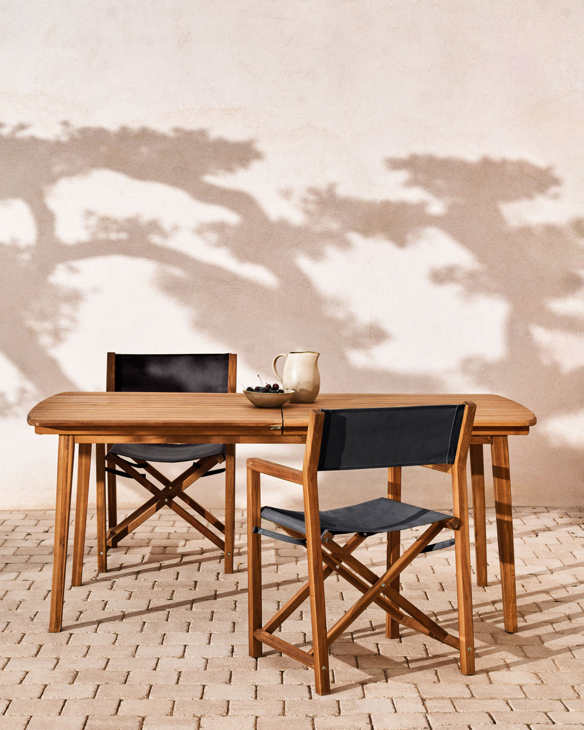 Thianna Outdoorausziehtisch aus massivem Akazienholz 180 (240) x 90 cm FSC 100% in Natur präsentiert im Onlineshop von KAQTU Design AG. Gartentisch ist von Kave Home