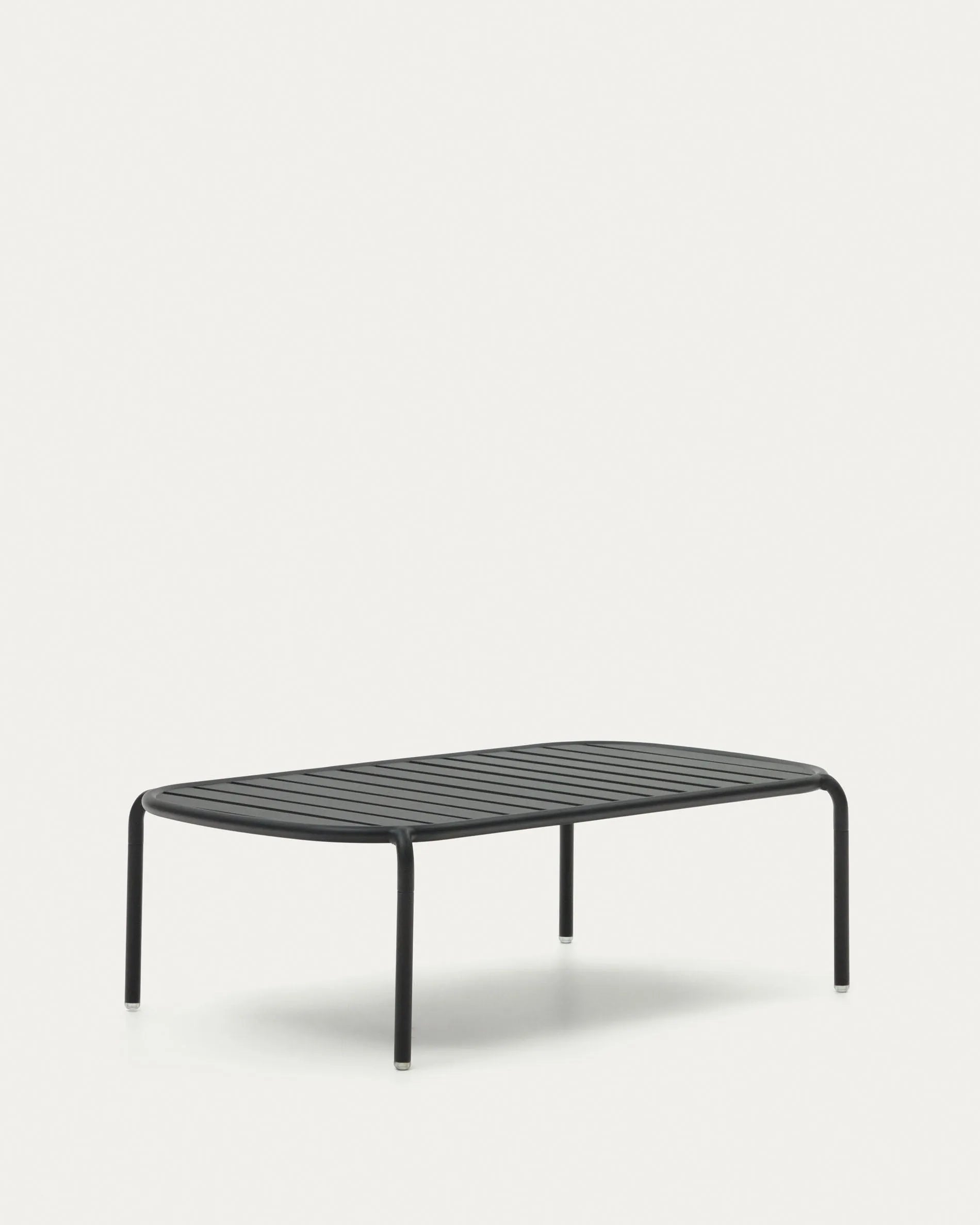 Eleganter Gartencouchtisch aus Aluminium in Grau, Ø 110 x 62 cm, inspiriert von Flusssteinen, robust und stilvoll für den Außenbereich.