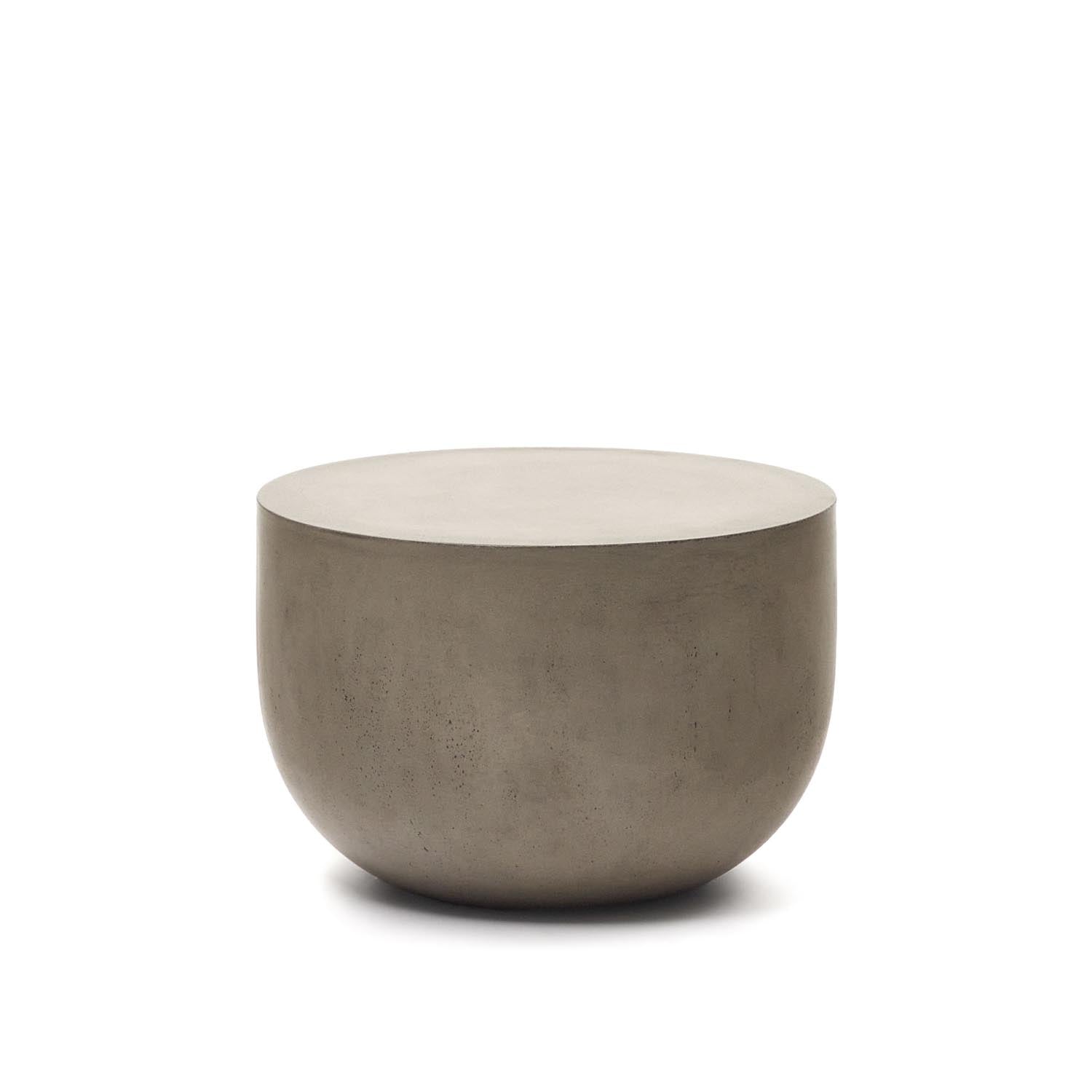 Garbet Couchtisch: Minimalistisches Design aus Zement, Ø 60 cm. Vielseitig, langlebig, für Innen- und Außenbereich geeignet.