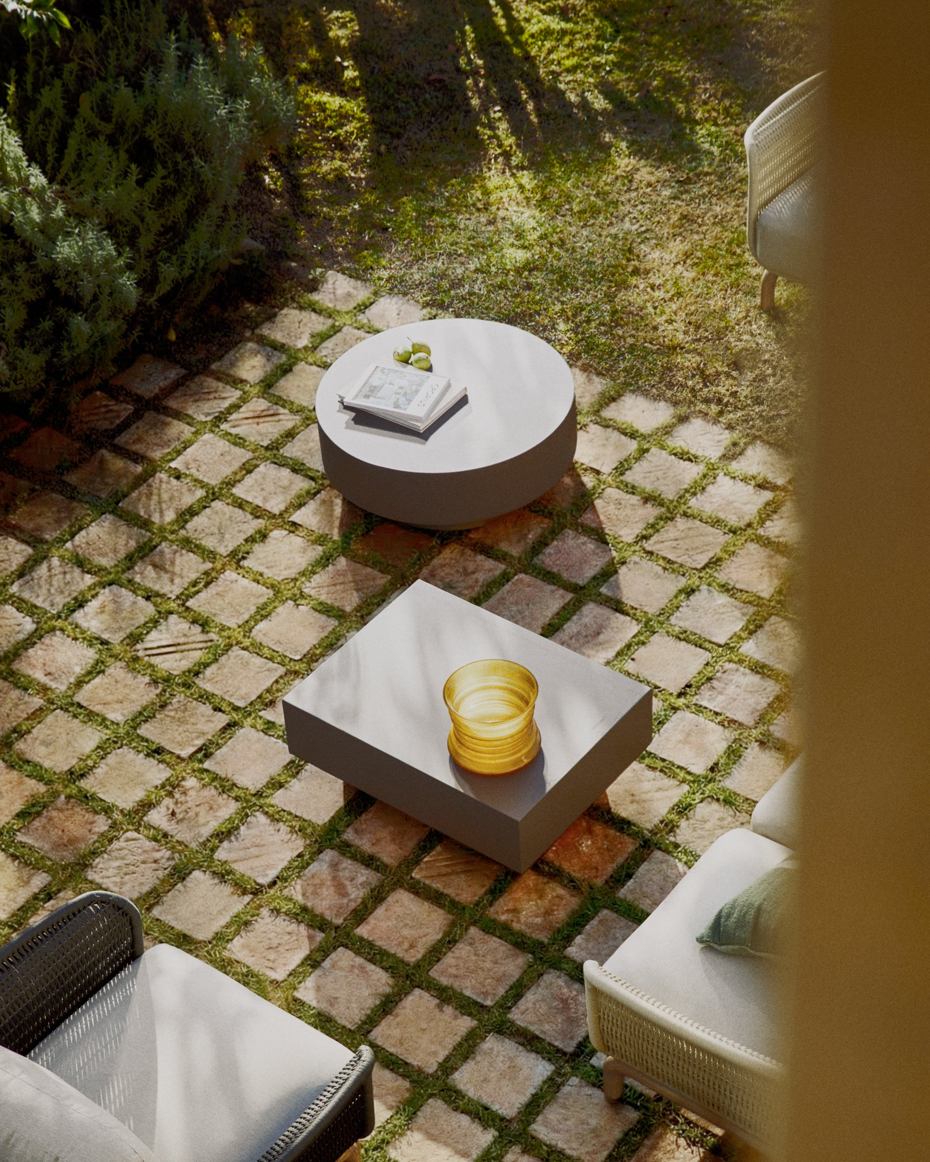 Couchtisch Garbet aus braunem Zement, Ø 80 cm in Braun präsentiert im Onlineshop von KAQTU Design AG. Loungetisch ist von Kave Home