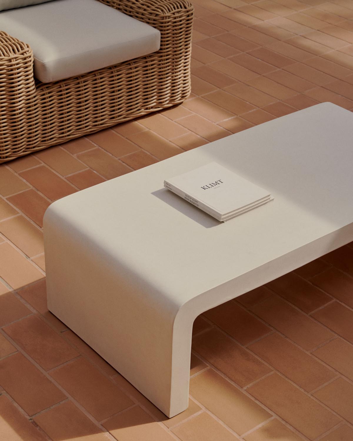 Aiguablava coffee table made of <tc>wEIS</tc> cement, 135 x 65 cm