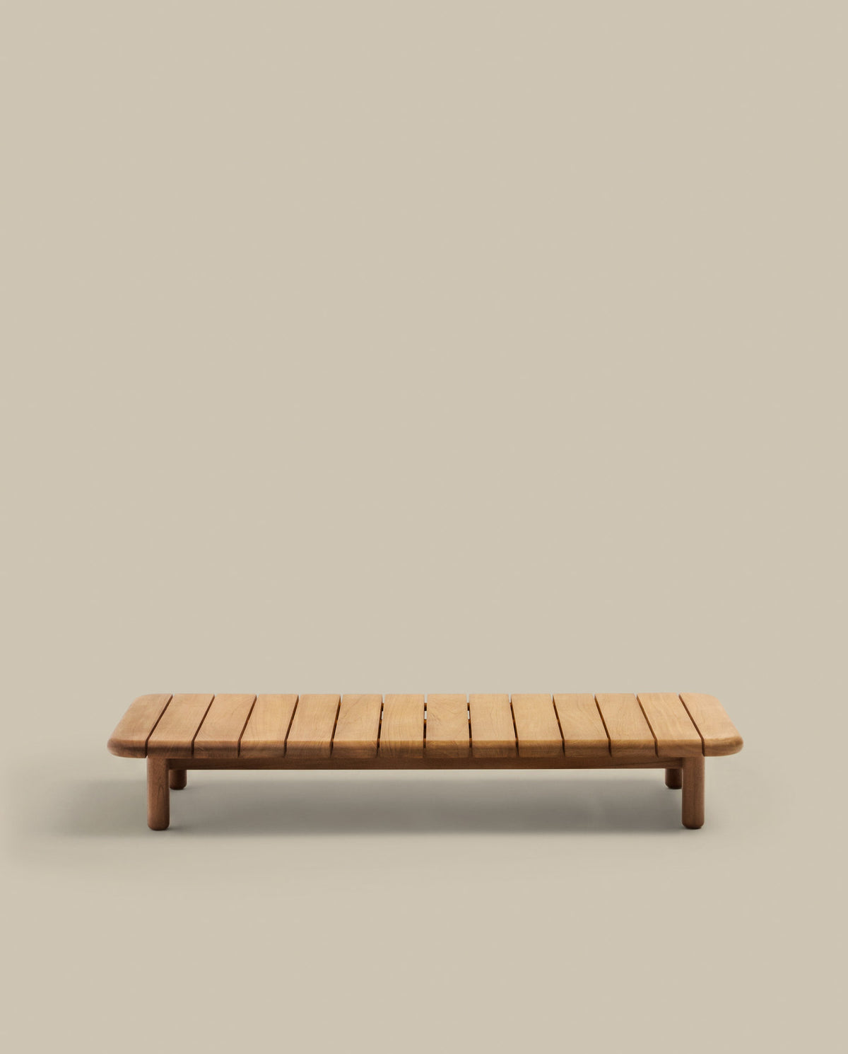 Turqueta Couchtisch aus massivem Teakholz FSC 100% 140 x 70 cm in Natur, Beige präsentiert im Onlineshop von KAQTU Design AG. Loungetisch ist von Kave Home
