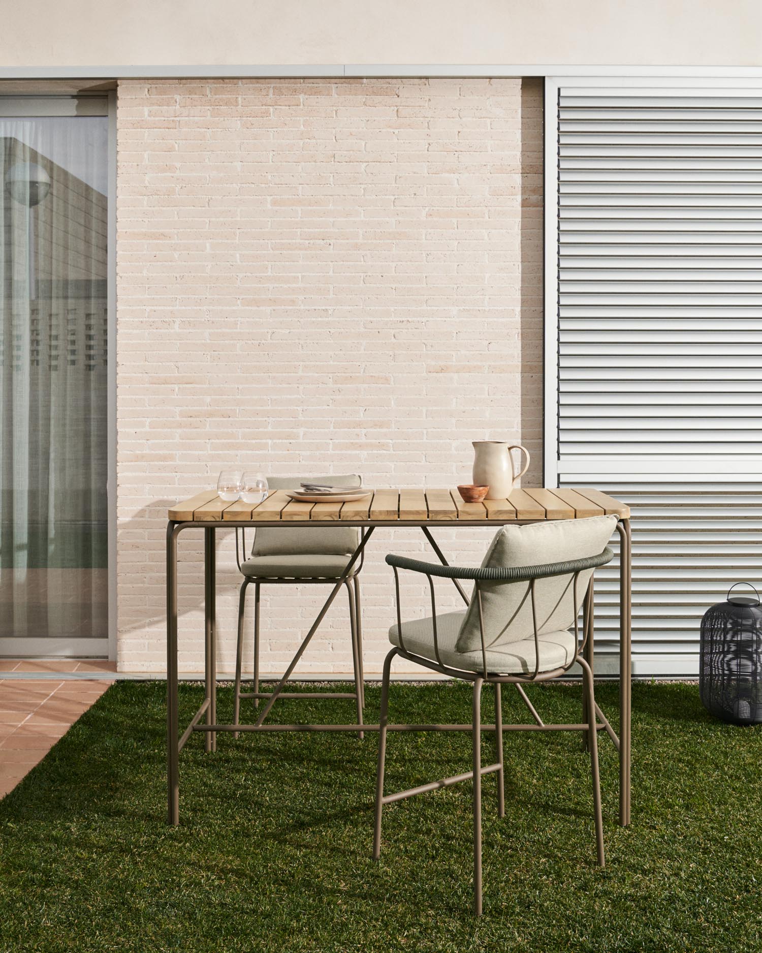 Salguer Hochtisch Outdoor massives Akazienholz Stahl in Braun 140 x 70 cm FSC 100%