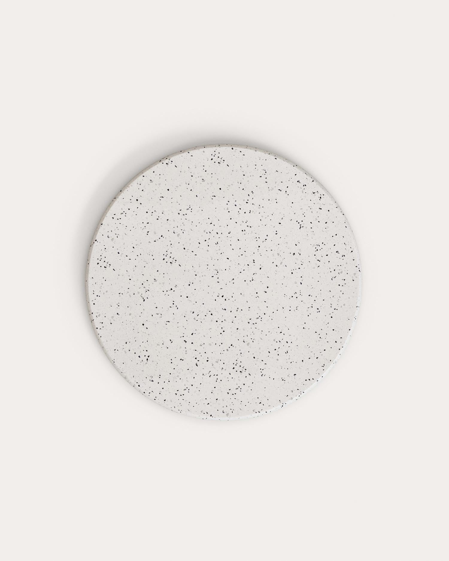 Runder Gartentisch Saura aus weißem Terrazzo Ø 70 cm in Weiss präsentiert im Onlineshop von KAQTU Design AG. Gartentisch ist von Kave Home