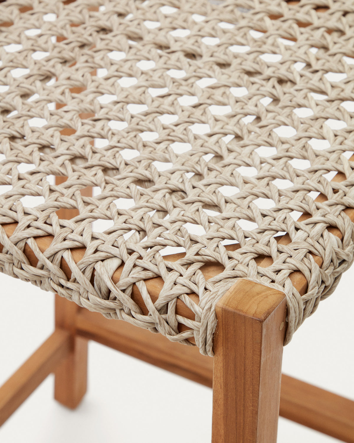 Giverola Hocker aus massivem Teakholz 67,5 cm in Natur, Beige präsentiert im Onlineshop von KAQTU Design AG. Outdoor-Barstuhl ist von Kave Home