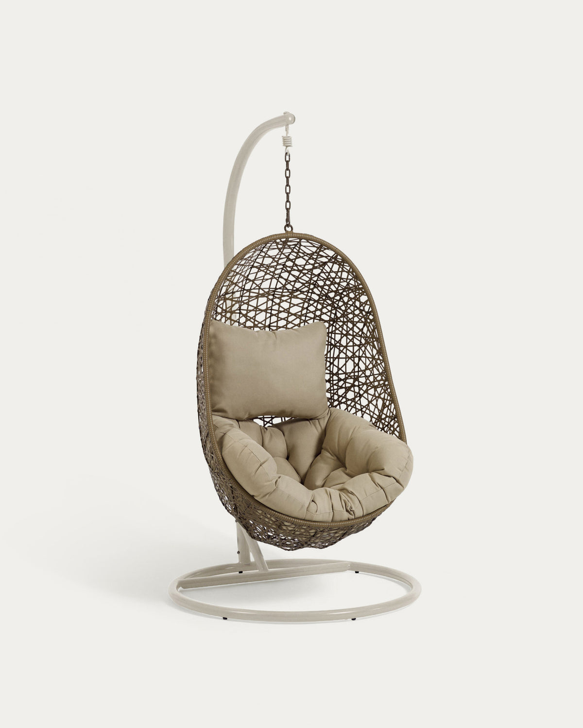 Hängesessel Florina in Braun mit Standfuss in Hellgrau in Braun präsentiert im Onlineshop von KAQTU Design AG. Hängestuhl ist von Kave Home