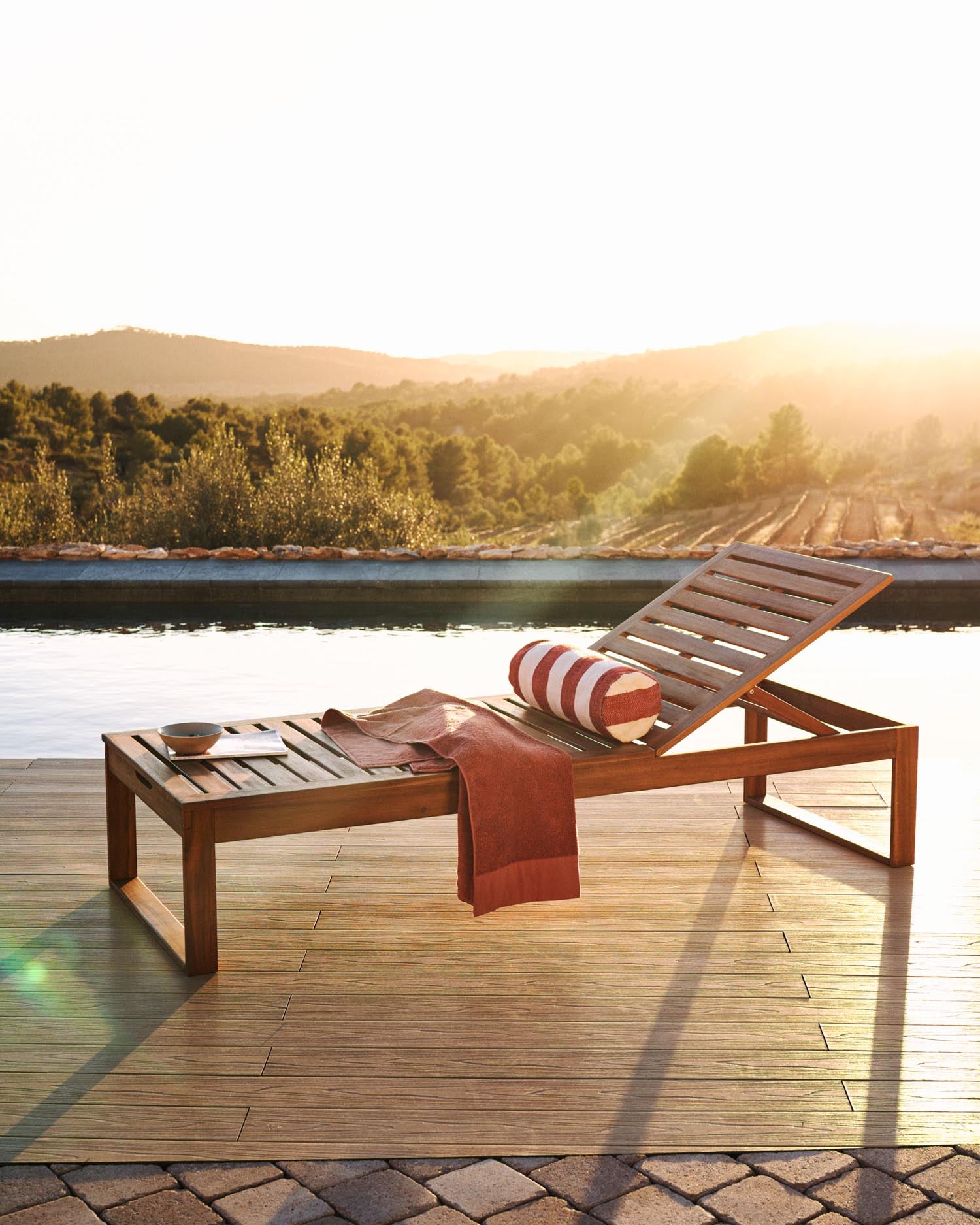 Sulamita Outdoor Sonnenliege aus massivem Akazienholz FSC 100%