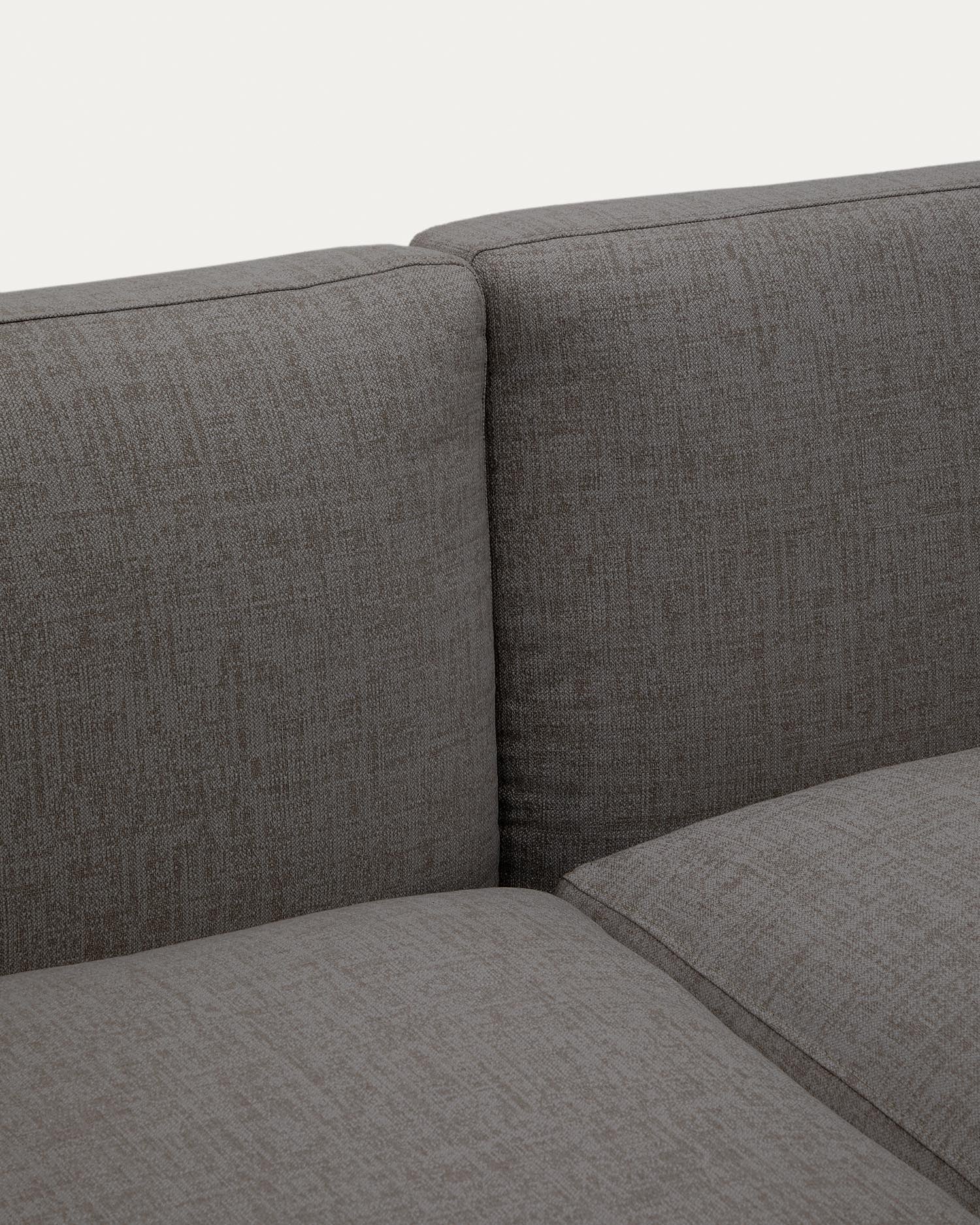 Elegantes 2-Sitzer-Sofa Sorells aus grauem Aluminium, modular und wetterfest, ideal für stilvolle Außenbereiche.