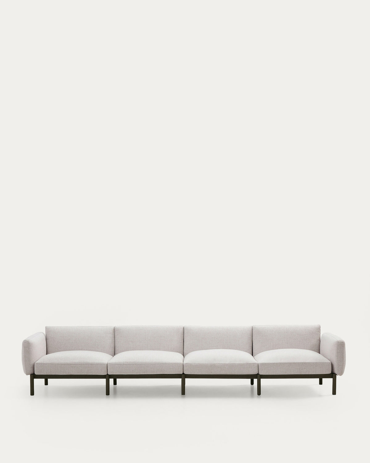 Modulares 4-Sitzer-Sofa für den Aussenbereich Sorells aus Aluminium in grüner Ausführung 314 cm in Ecru, Beige, Weiss, Grün präsentiert im Onlineshop von KAQTU Design AG. Lounge Sofa ist von Kave Home
