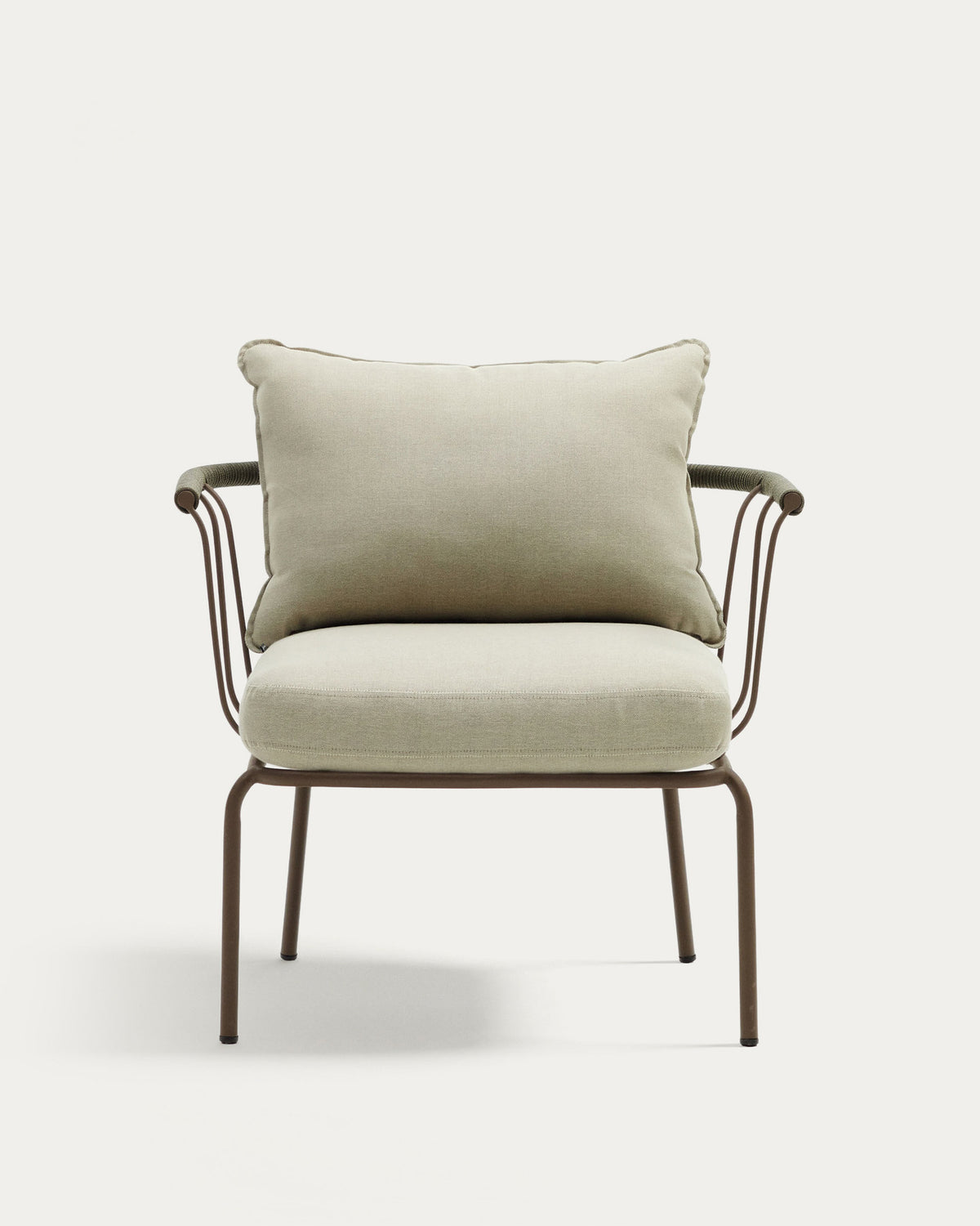 Salguer Sessel aus grünem Seil und Stahl in Braun in Braun, Beige, Grün präsentiert im Onlineshop von KAQTU Design AG. Outdoor-Sessel mit Armlehnen ist von Kave Home