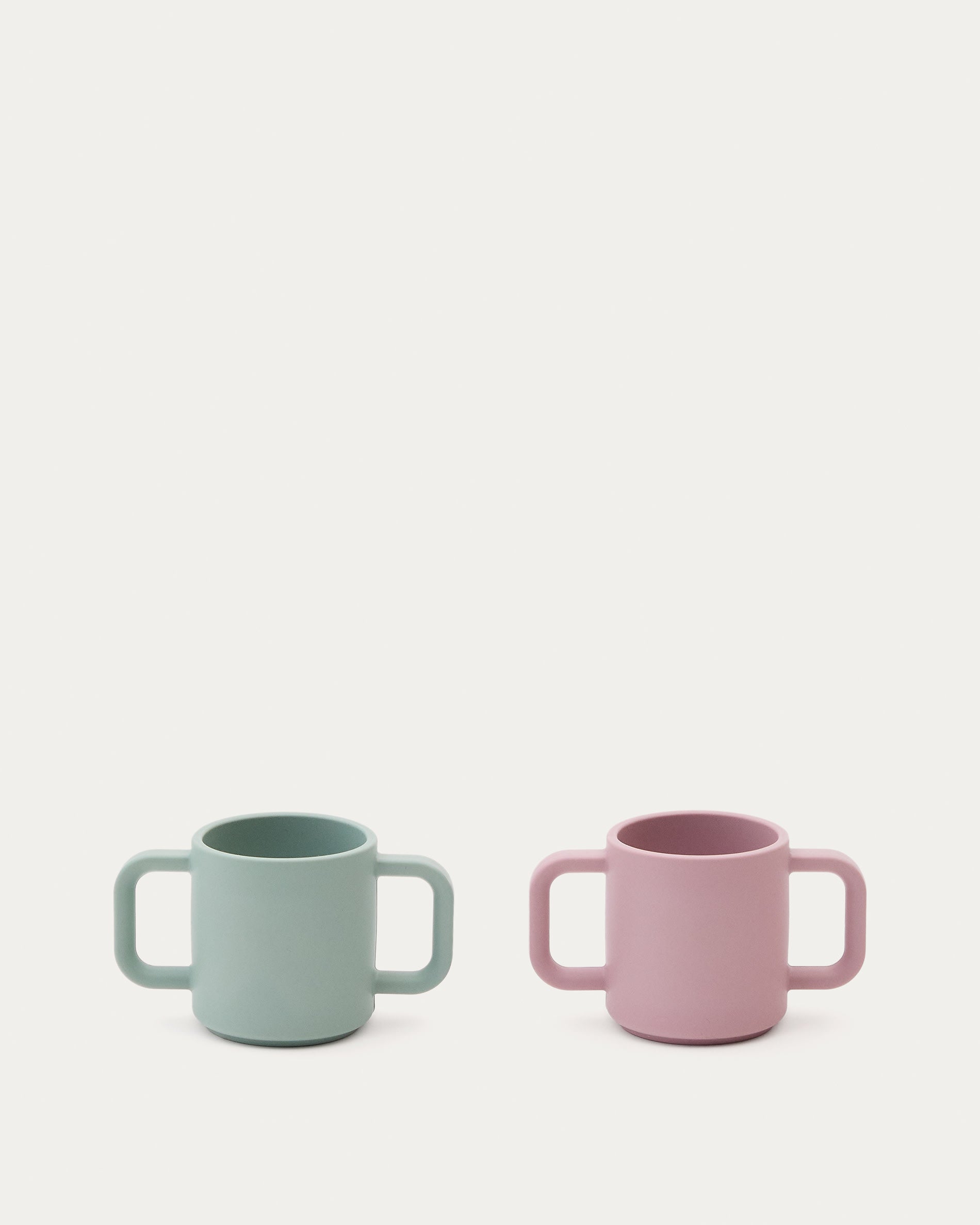 Set Lili aus 2 Tassen aus Silikon rosa und türkis in Türkis, Rosa präsentiert im Onlineshop von KAQTU Design AG. Geschirr Kids ist von Kave Home