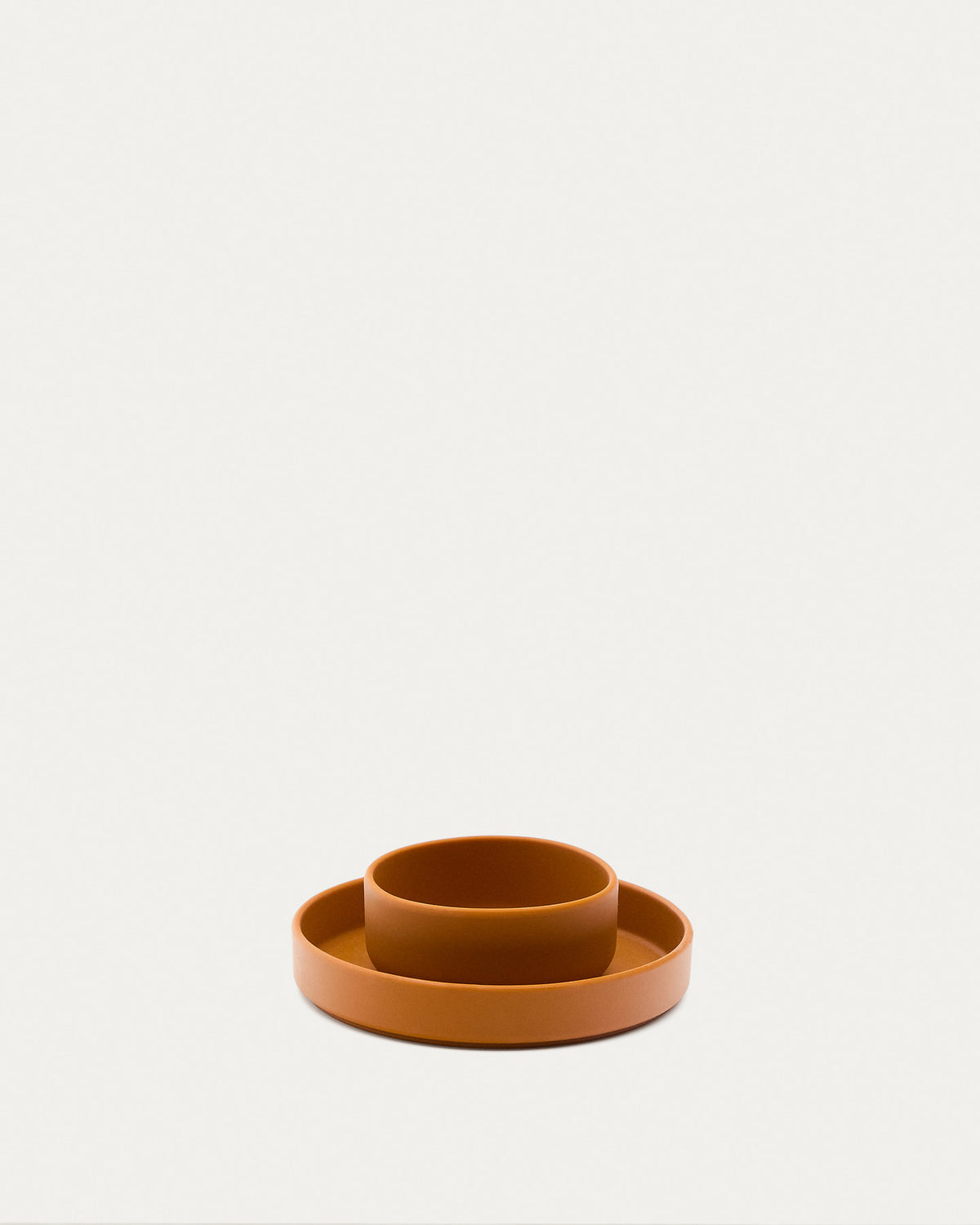 Set Lili aus Teller und Schüssel aus Silikon orange in Orange präsentiert im Onlineshop von KAQTU Design AG. Geschirr Kids ist von Kave Home
