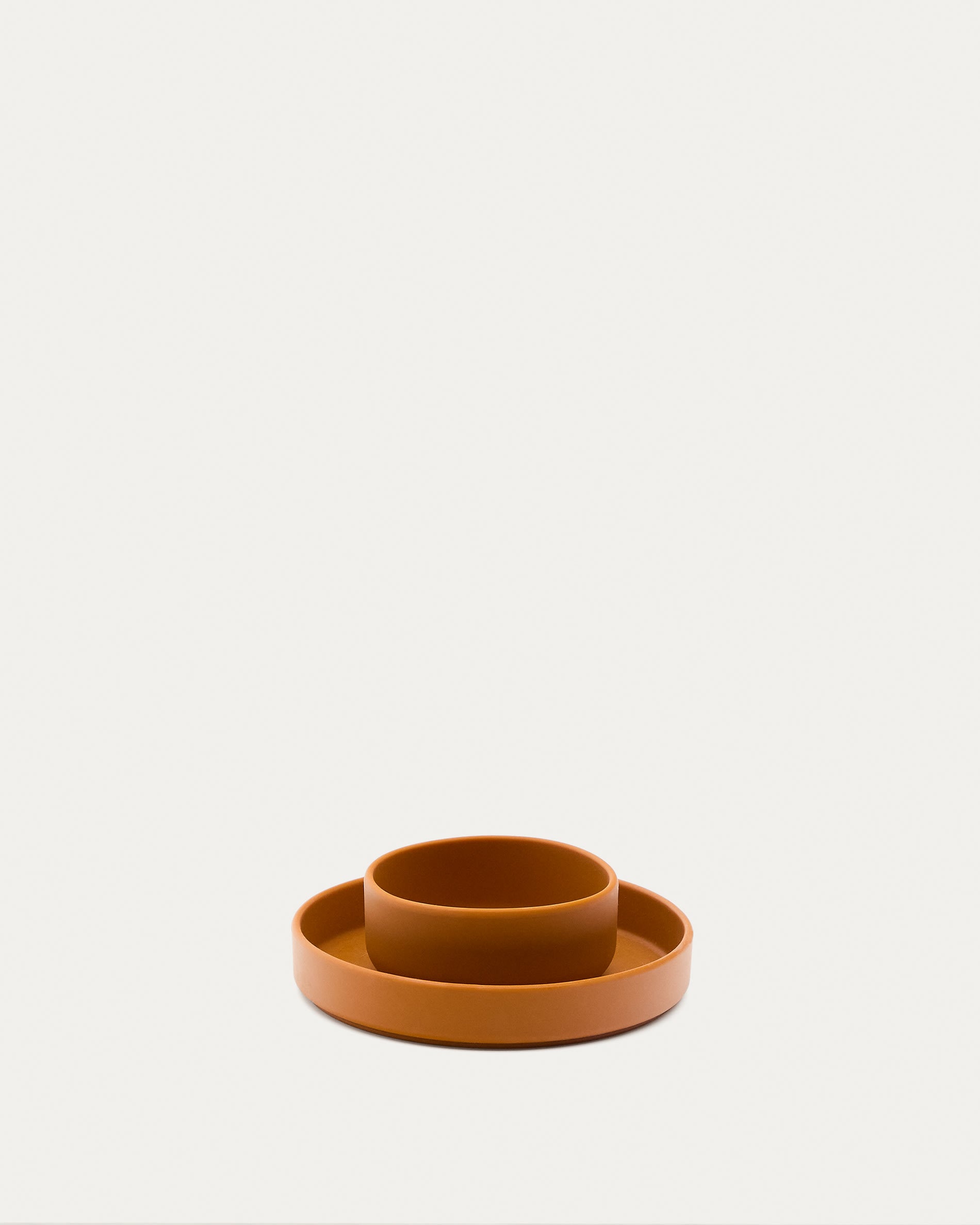 Set Lili aus Teller und Schüssel aus Silikon orange in Orange präsentiert im Onlineshop von KAQTU Design AG. Geschirr Kids ist von Kave Home