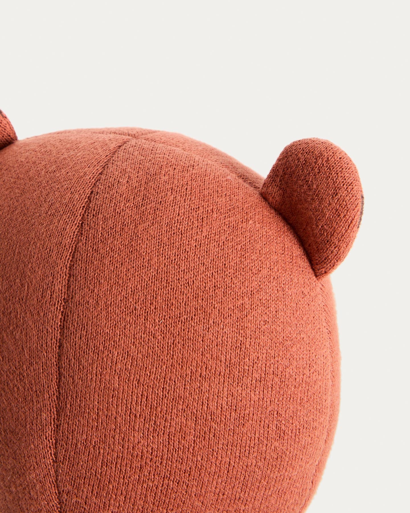 Kuschelgepard Tandani aus orangem Strick in Orange präsentiert im Onlineshop von KAQTU Design AG. Spielzeug ist von Kave Home