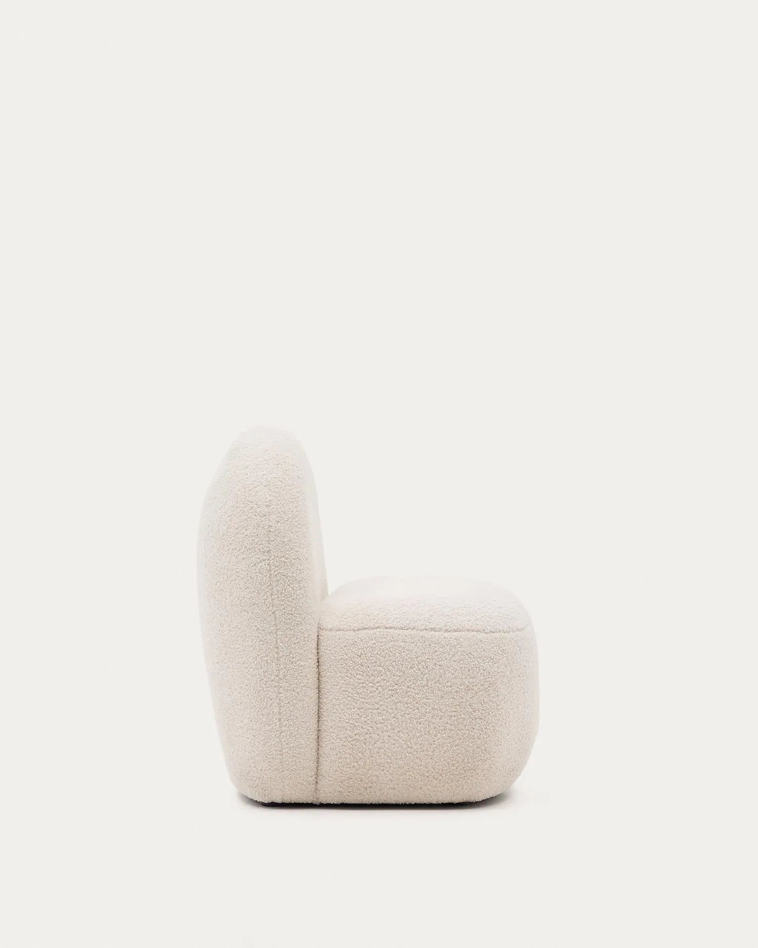 Ein kuscheliger Rückzugsort für Kinder, aus weichem Bouclé, nachhaltig und sicher, ideal zum Spielen und Entspannen.