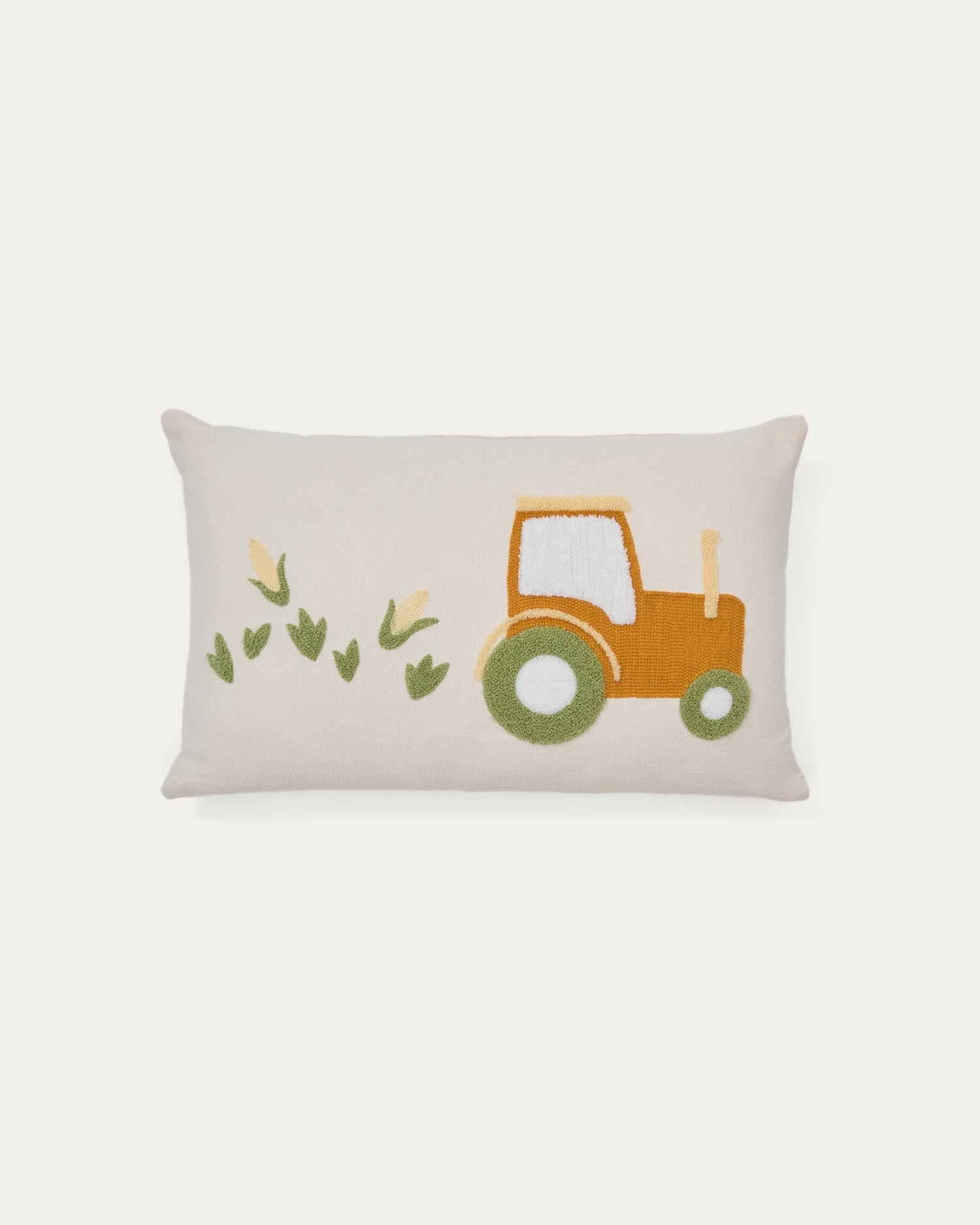 Kissenbezug Pecky aus Baumwolle beige mit Stickerei in Form eines Traktors 30 x 50 cm in Mehrfarbig präsentiert im Onlineshop von KAQTU Design AG. Deko Kissenbezug ist von Kave Home