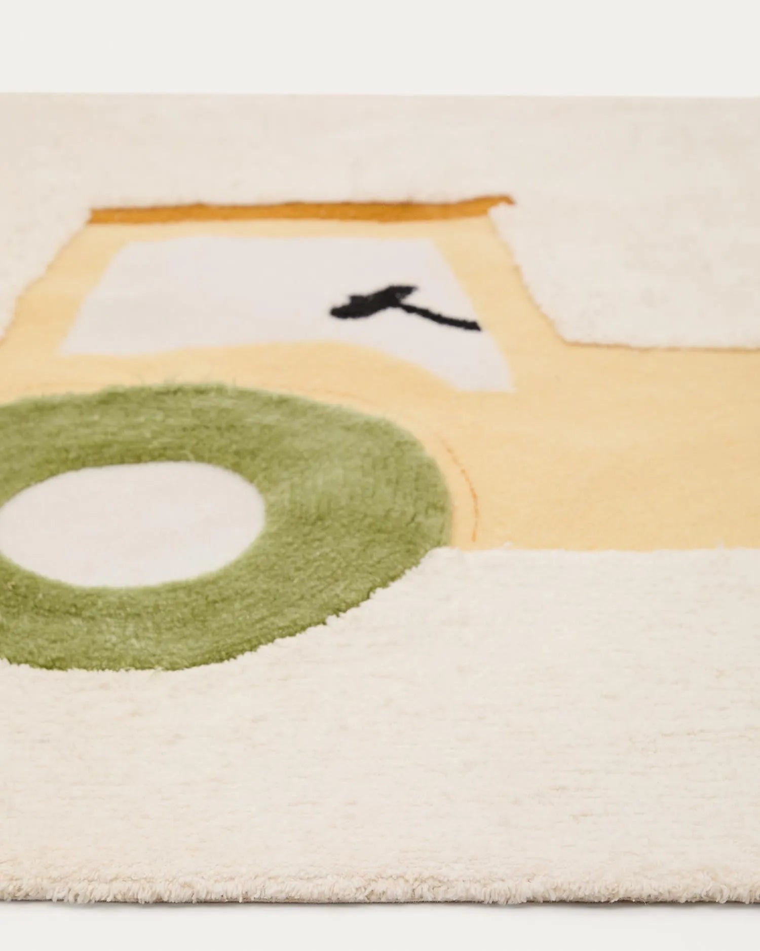 Kinderteppich Pecky, 100% Baumwolle, beige, Traktor-Design, 90x150 cm, von Kave Home, perfekt für Spiel- und Kinderzimmer.