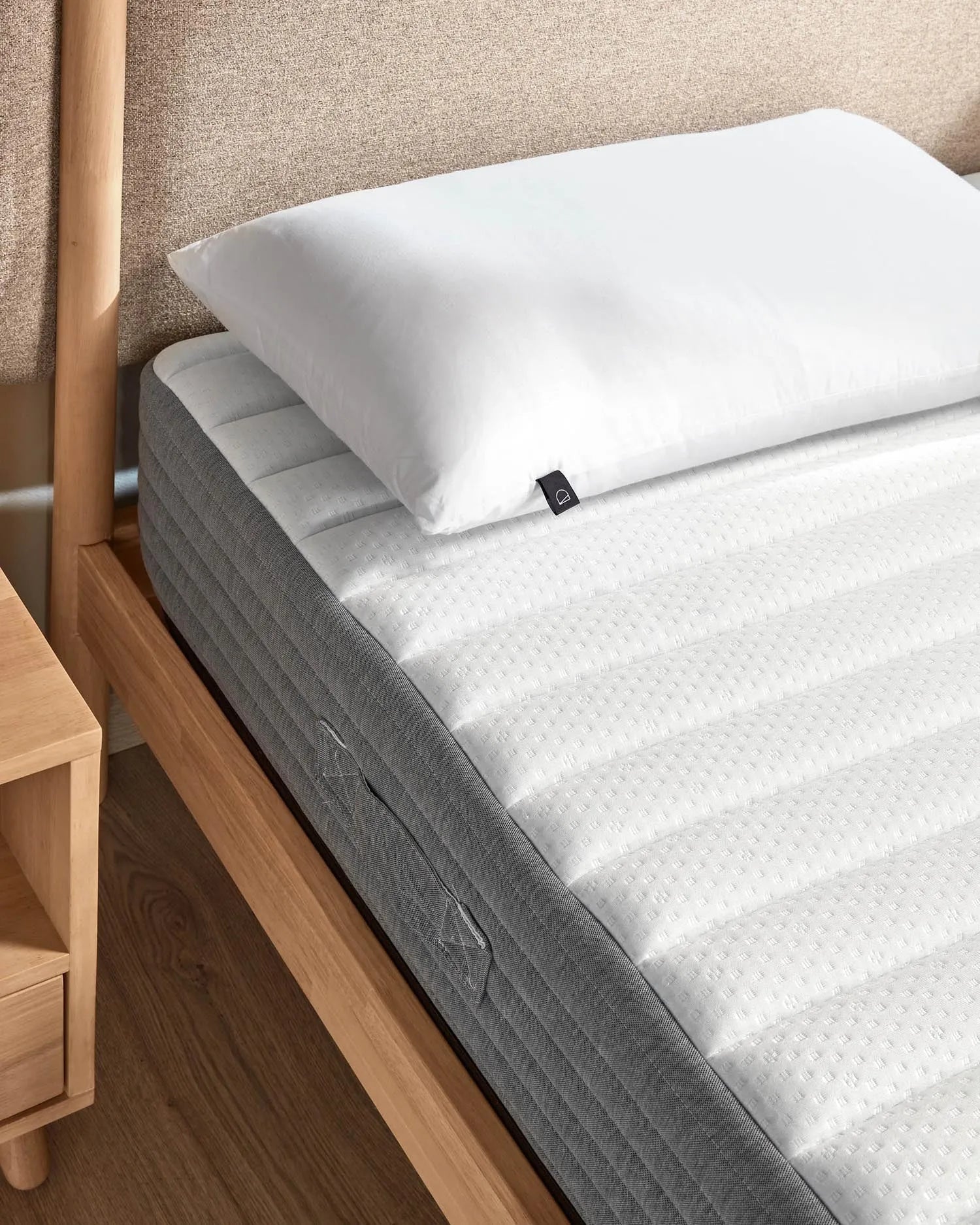 Die Yoko Matratze 135x190 cm von Kave Home sorgt für optimalen Schlafkomfort und perfekte Unterstützung.