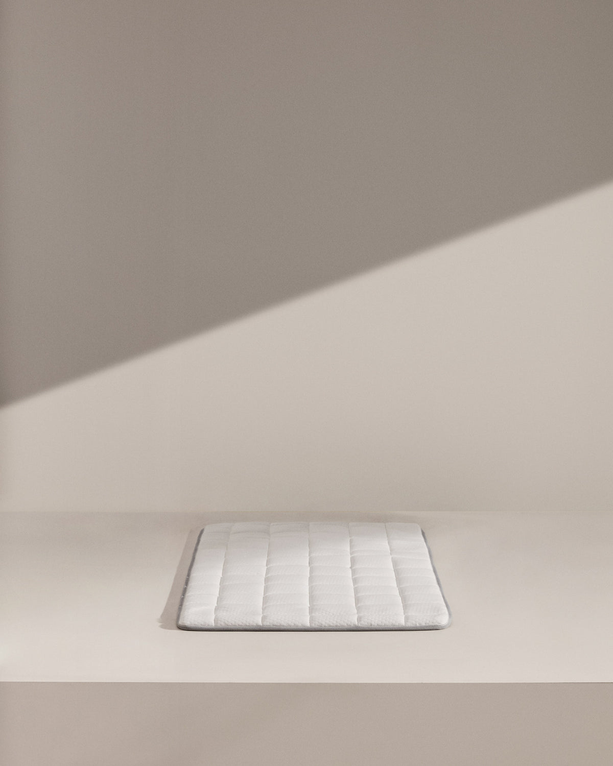 Freya Matratzen Topper 90 x 190 cm in Weiss präsentiert im Onlineshop von KAQTU Design AG. Matratze ist von Kave Home