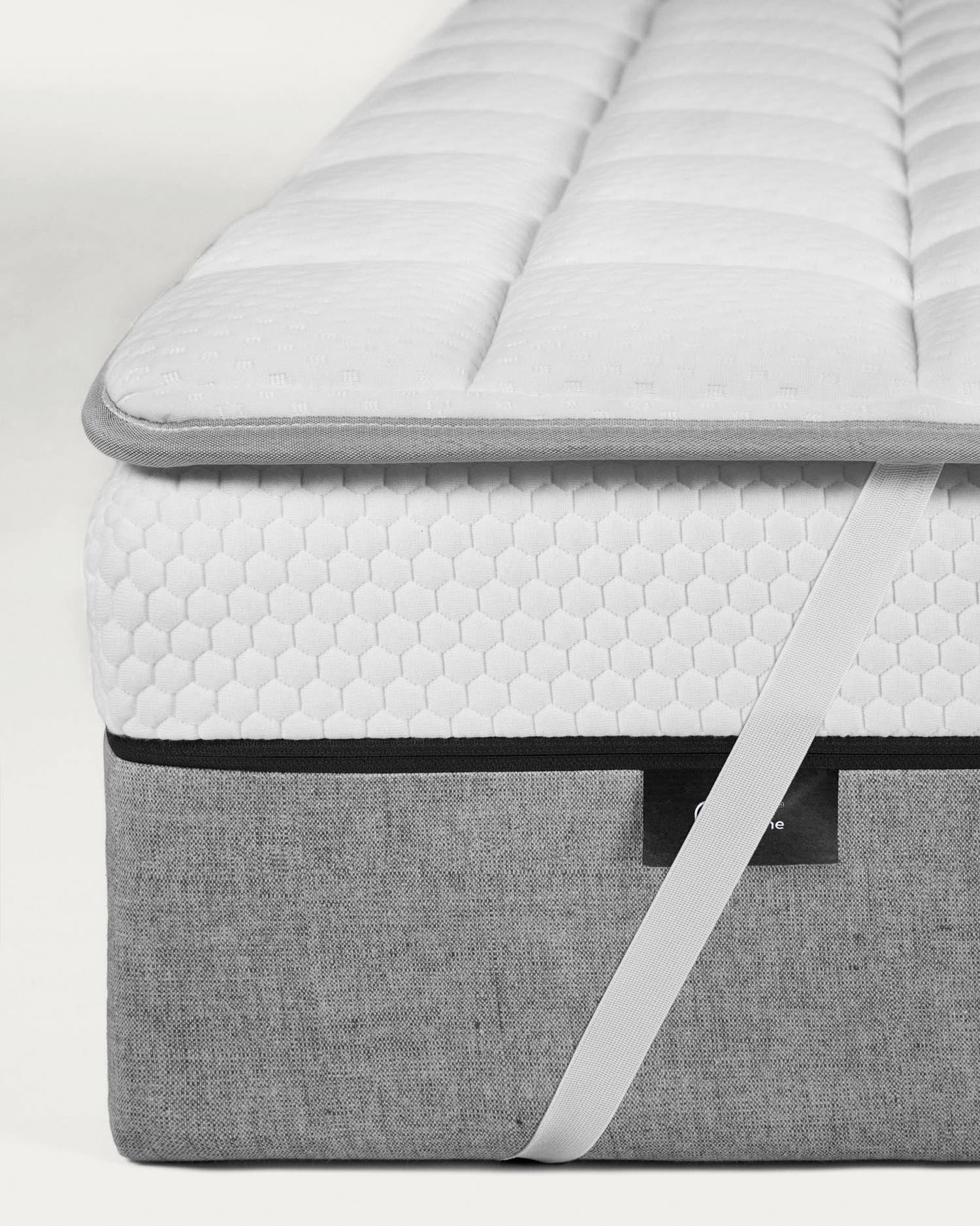 Topper Freya 90x200 cm von Kave Home: Hochwertiger Matratzentopper für optimalen Schlafkomfort und langanhaltende Qualität.