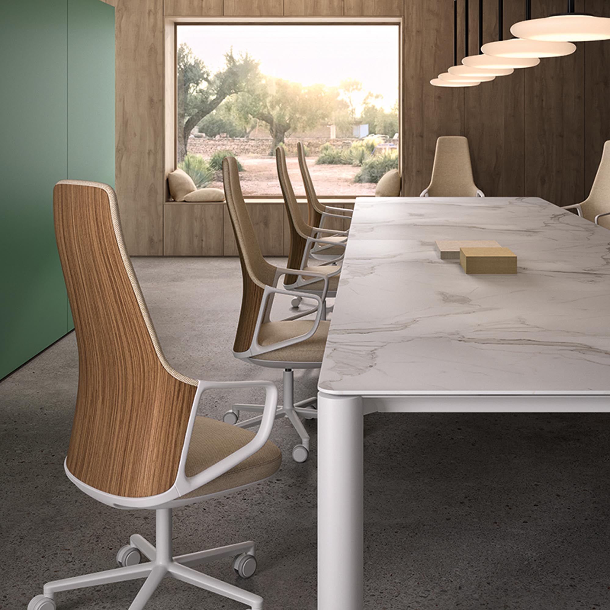 Calma Bürostuhl SO2289: Modernes Design trifft auf Funktionalität.