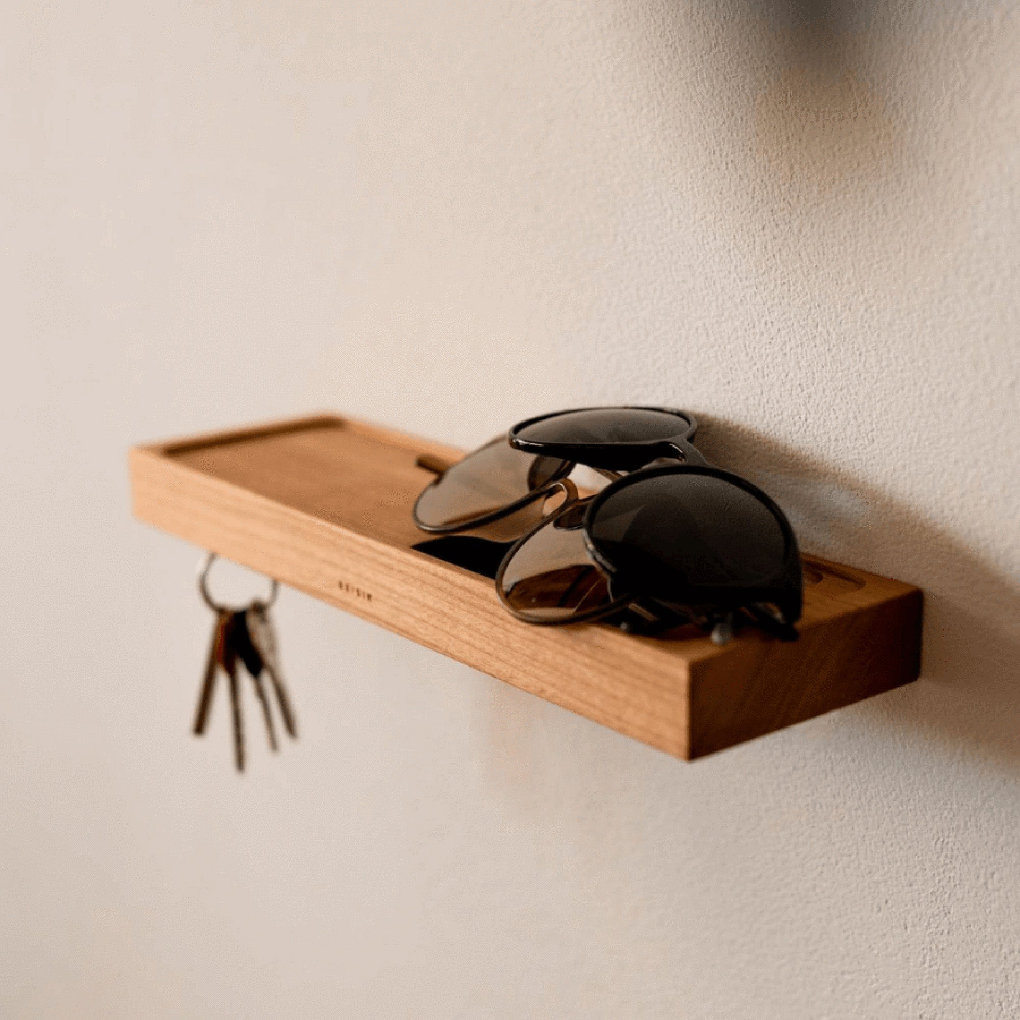 Elegantes Schlüsselbrett Taula: Minimalistisches Design von Beisik.