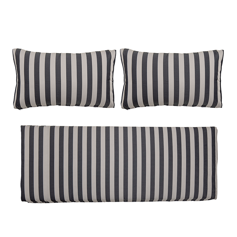 Mundo Cushion Cover (No Filling), Black, Polyester in Black präsentiert im Onlineshop von KAQTU Design AG. Deko Kissenbezug ist von Bloomingville
