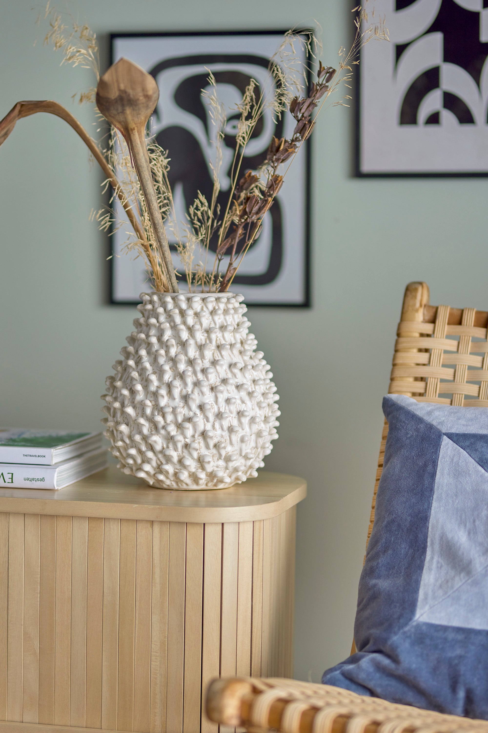 Spikey Vase, Natur, Steingut in Nature präsentiert im Onlineshop von KAQTU Design AG. Vase ist von Bloomingville