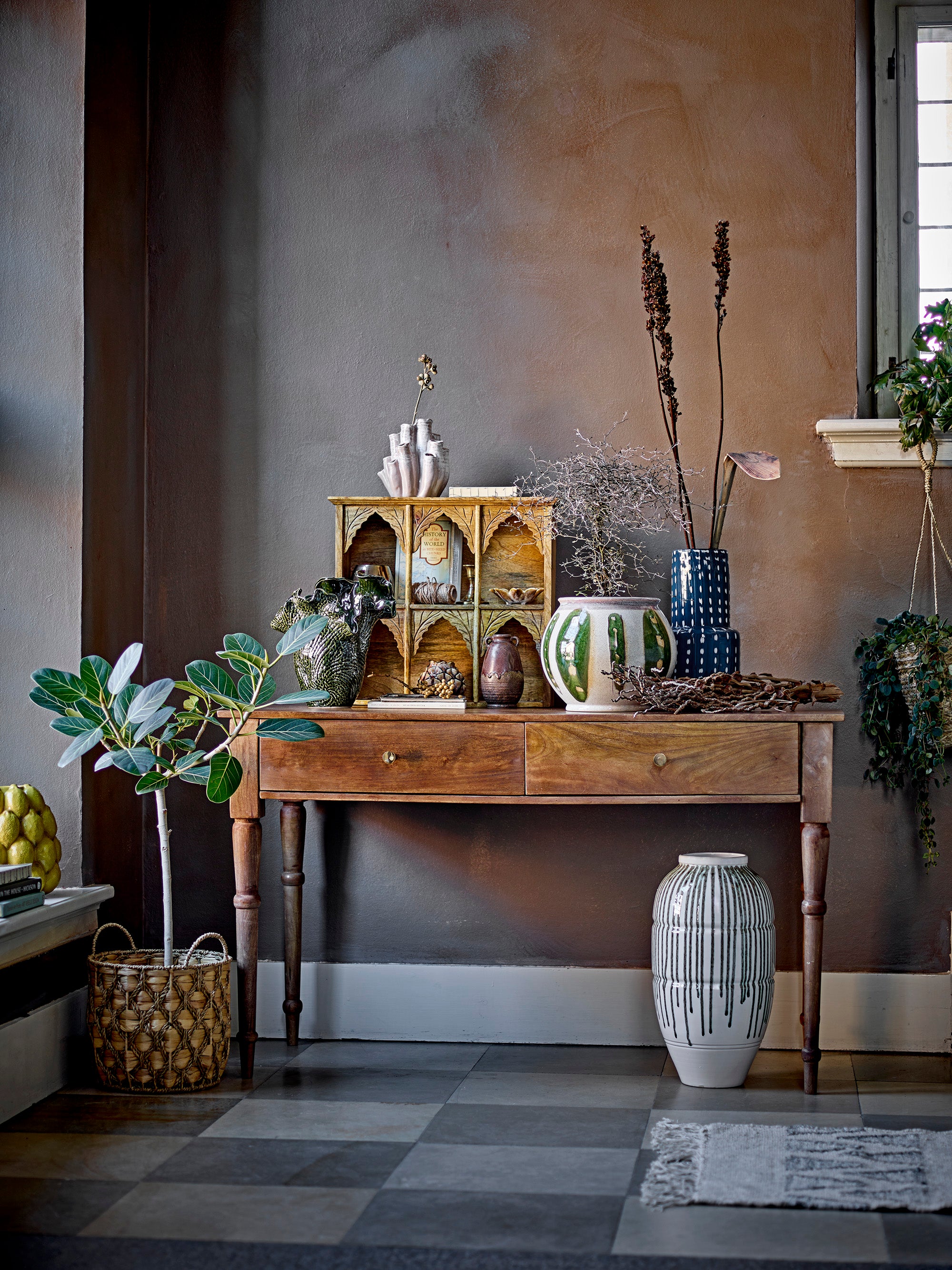 Scarlet Vase, Grün, Steingut in Green präsentiert im Onlineshop von KAQTU Design AG. Vase ist von Bloomingville