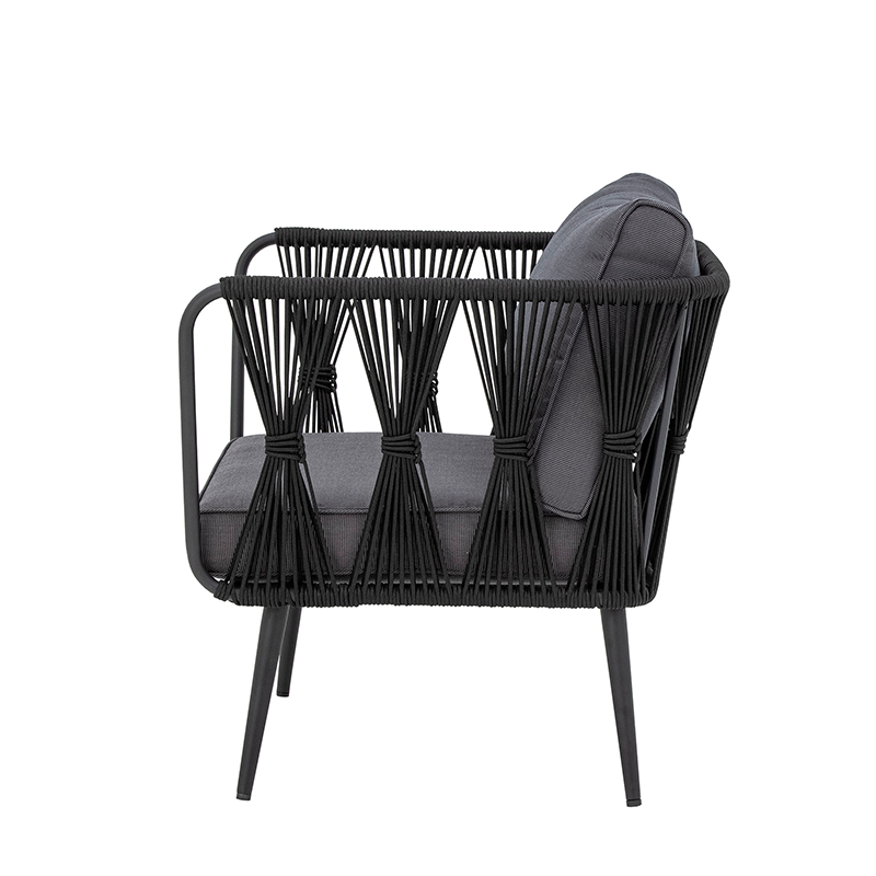 Pavone Loungesessel, Schwarz, Metall in Black präsentiert im Onlineshop von KAQTU Design AG. Outdoor-Sessel ist von Bloomingville
